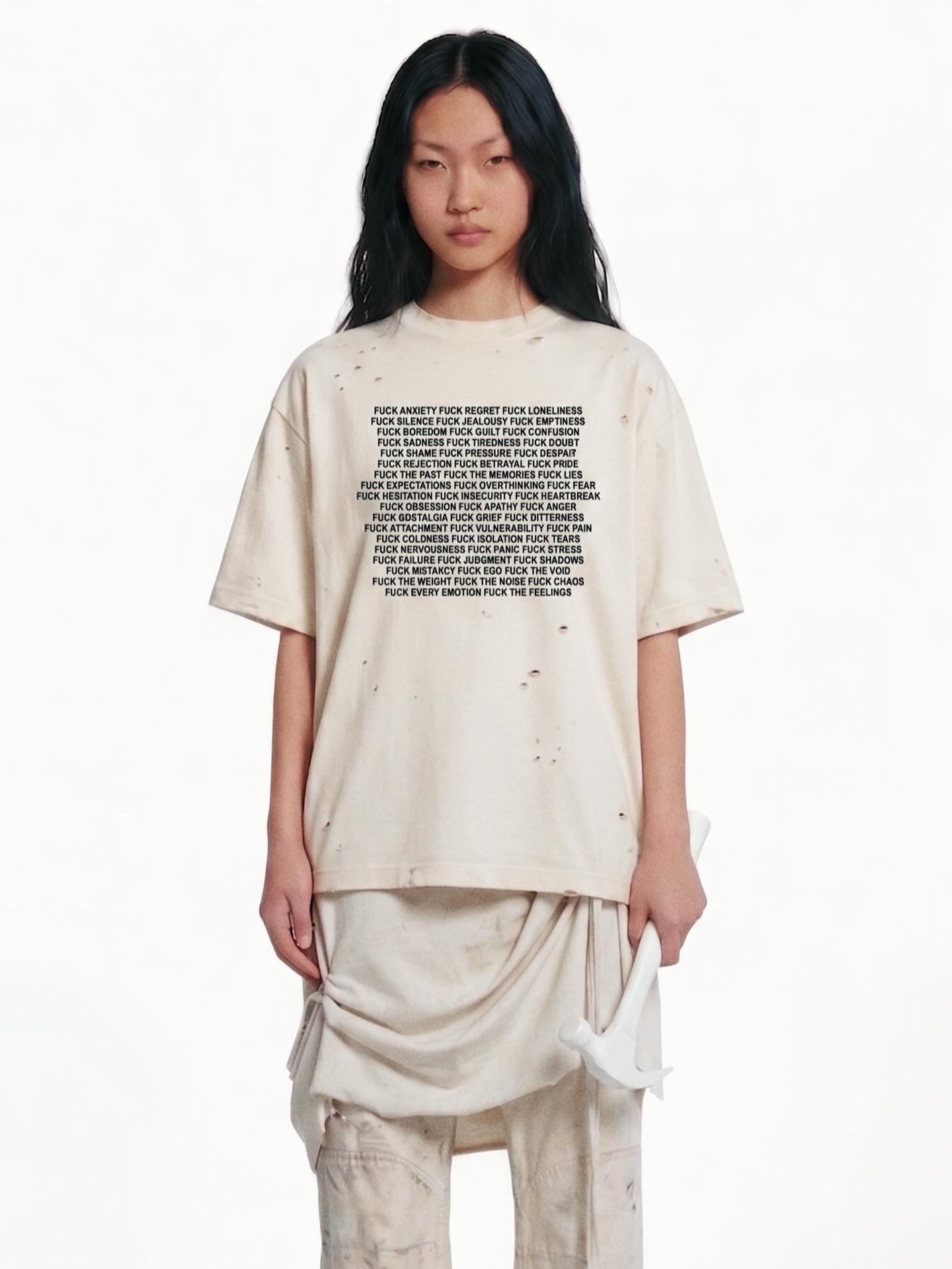 Heavy Rain Vintage Archive Printing T-shirt Cream, Heavy Rain Bleached Ombre Zipup Shirt Black 착용 스타일 - 1