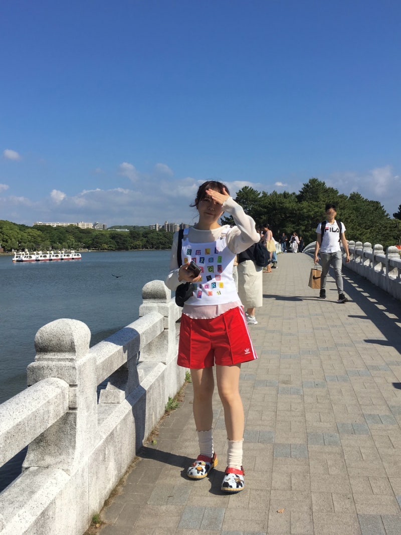 (W) Adidas Firebird Shorts Better Scarlet White - KR Sizing 착용 스타일