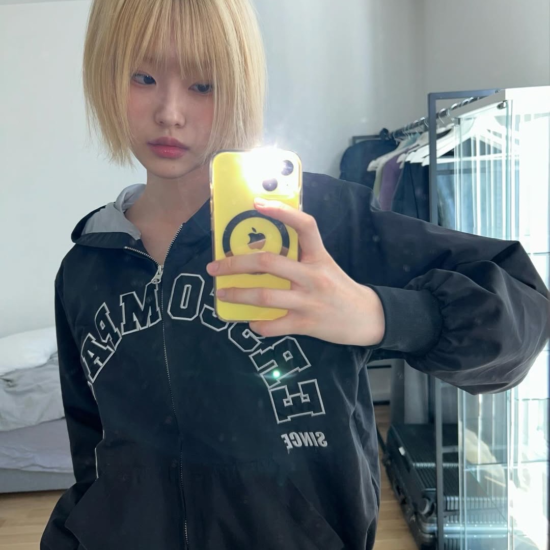 ersco Arch Logo Track Jacket Black 착용 스타일 - 1