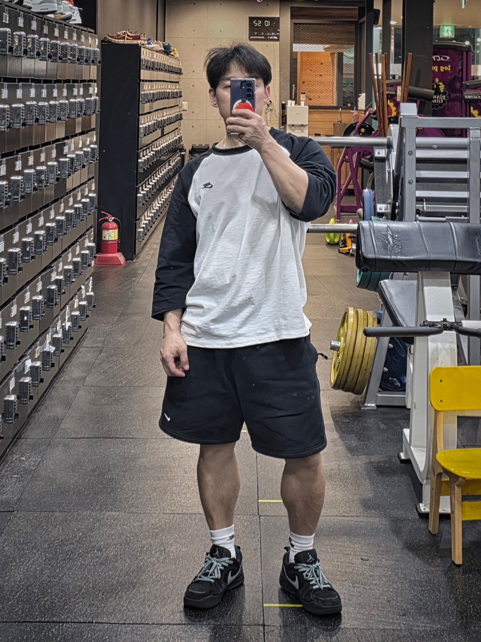 Nike NSW Club 3/4 Sleeve Raglan Top Black White - Asia, Nike NRG Solo Swoosh Shorts Black - Asia 착용 스타일