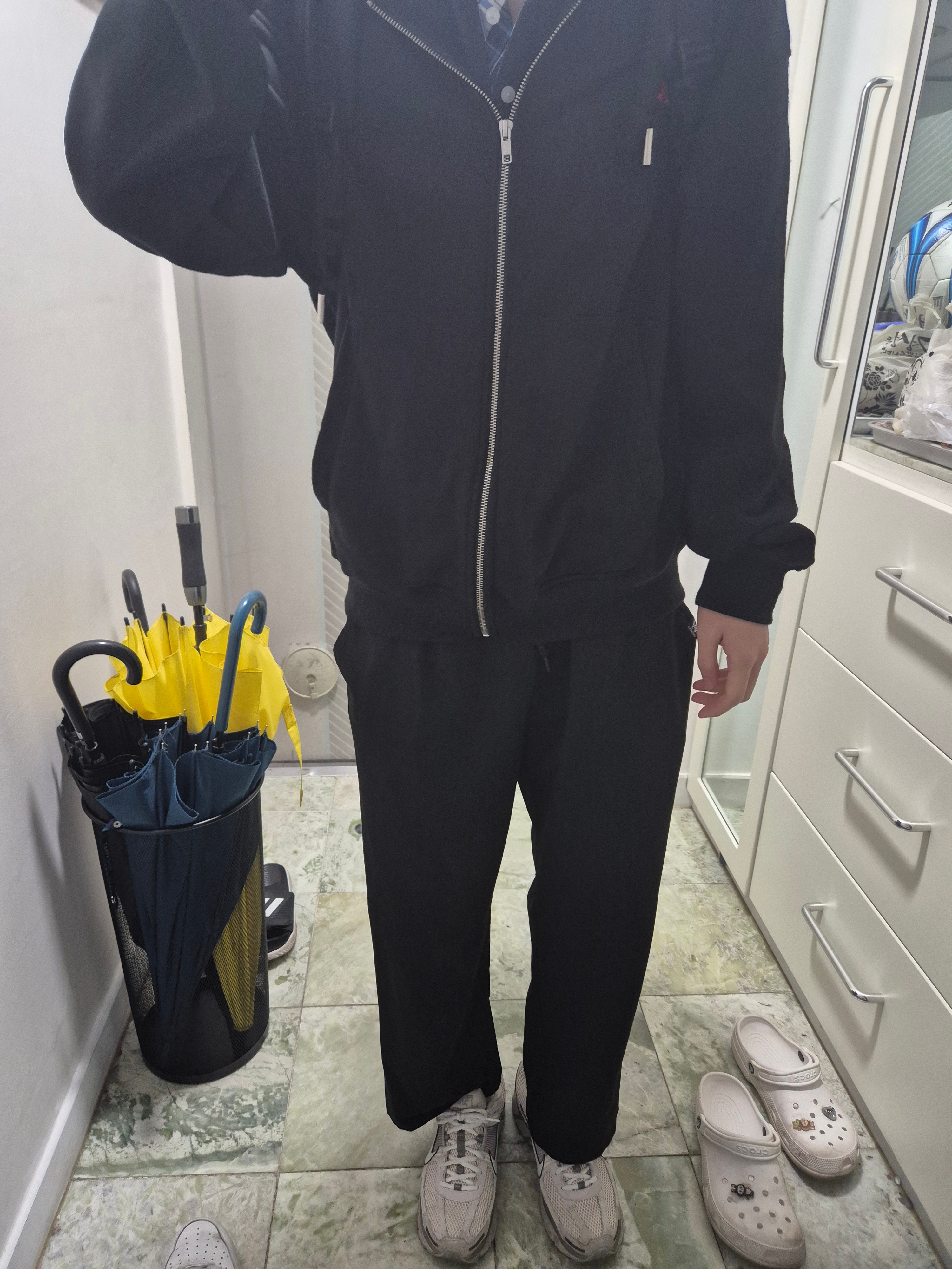 Nike Zoom Vomero 5 SE Light Orewood Brown, AMI de Coeur Cotton Zipped Hoodie Black 착용 스타일