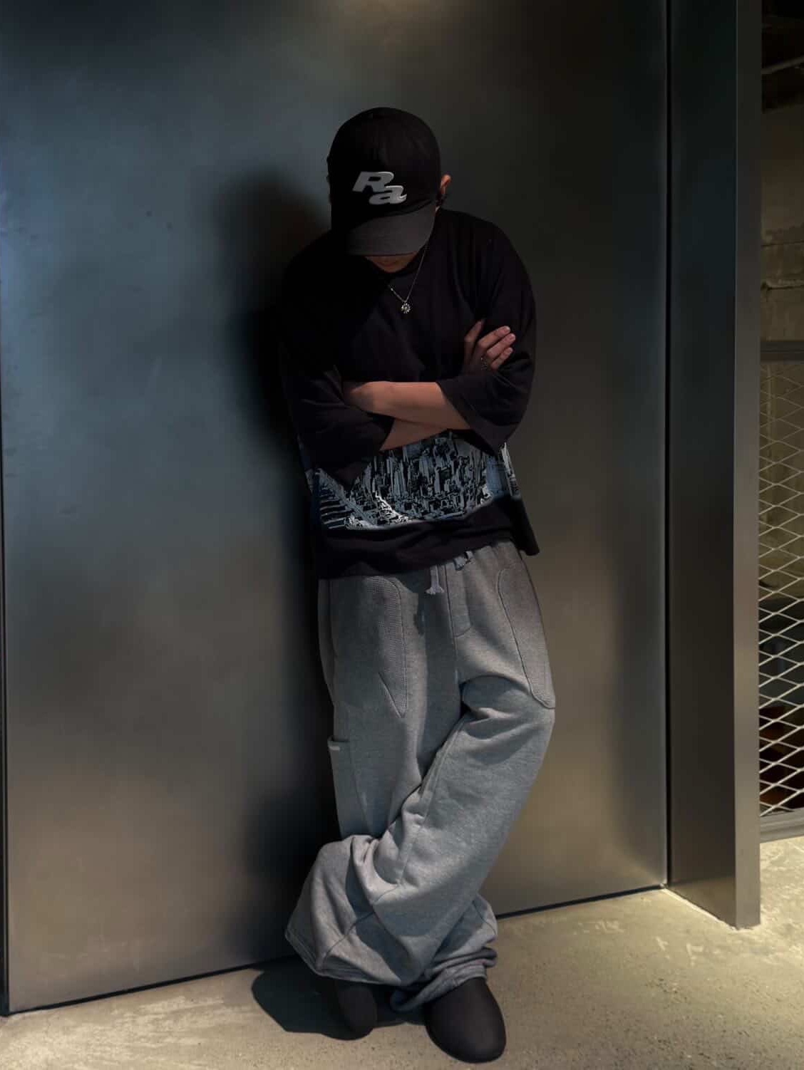 BLR Waffle Mix Washed Sweat Pants Melange Grey 착용 스타일