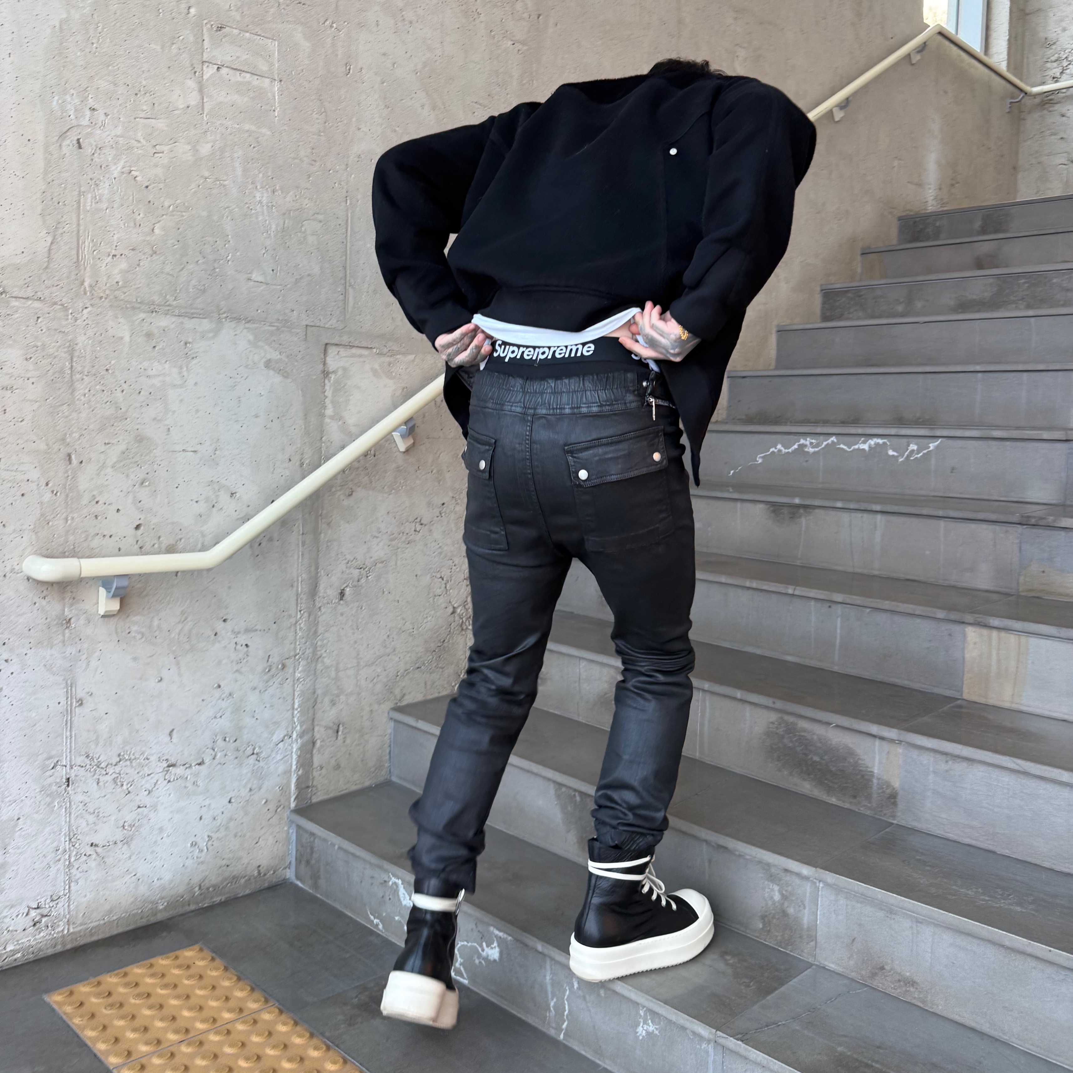 Supreme Hanes Boxer Briefs Black (4 Pack), Rick Owens Mega Bumper Sneakers Black Milk 착용 스타일
