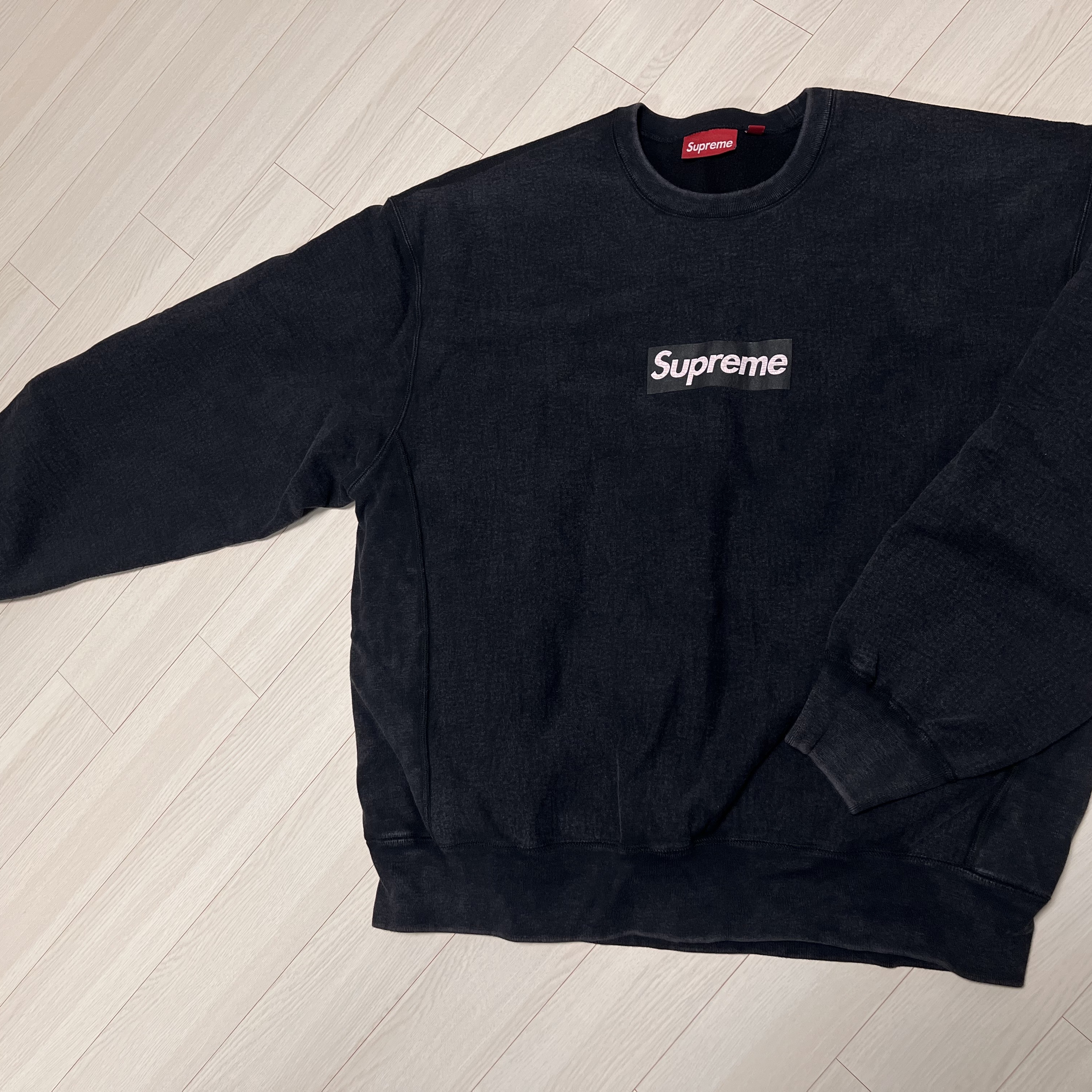 Supreme Washed Box Logo Crewneck Black - 25SS 착용 스타일