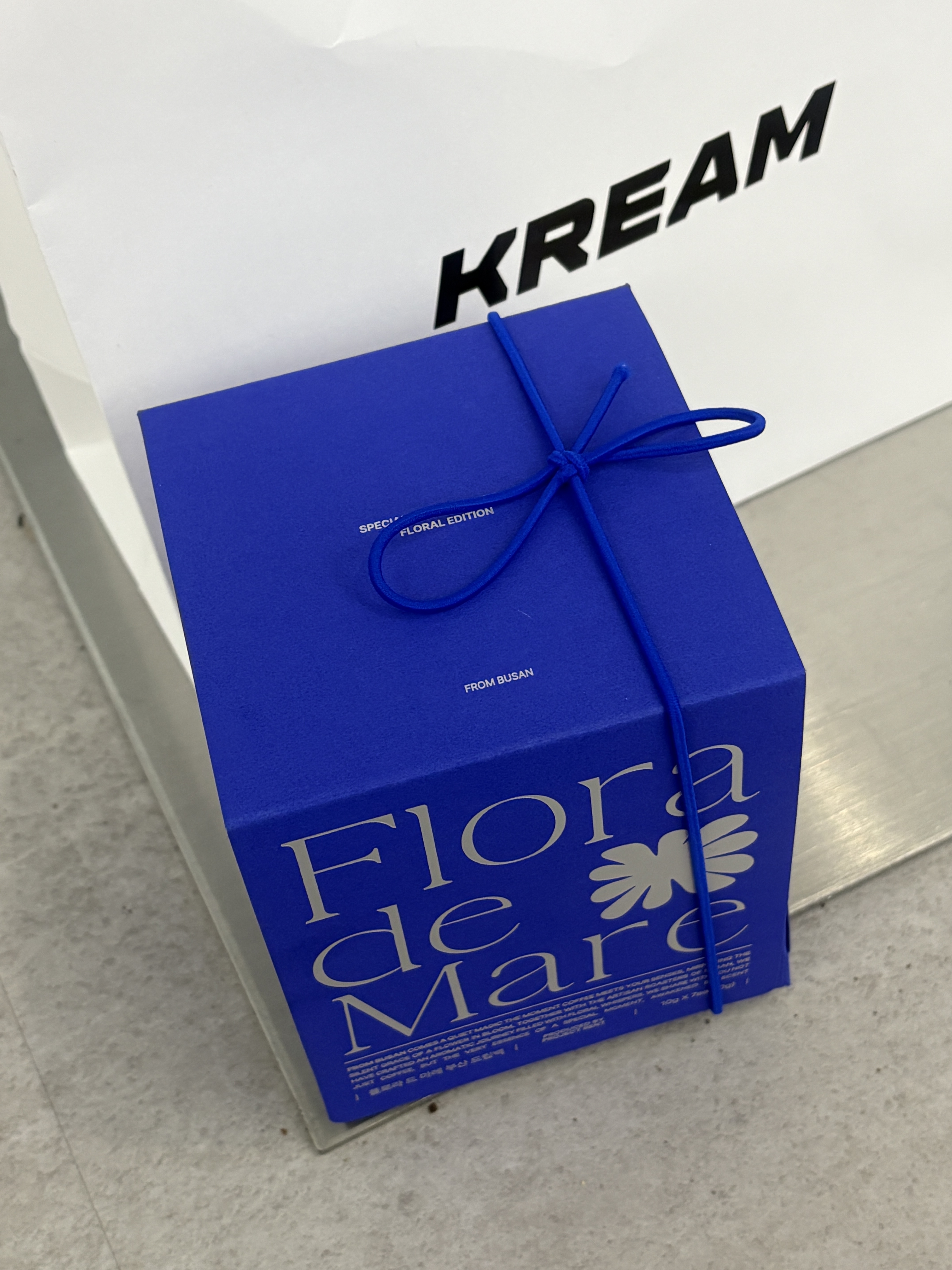 [KREAM 단독] PROJECT RENT Flora De Mare Busan Drip Bag Coffee 10g*7ea 착용 스타일 - 2