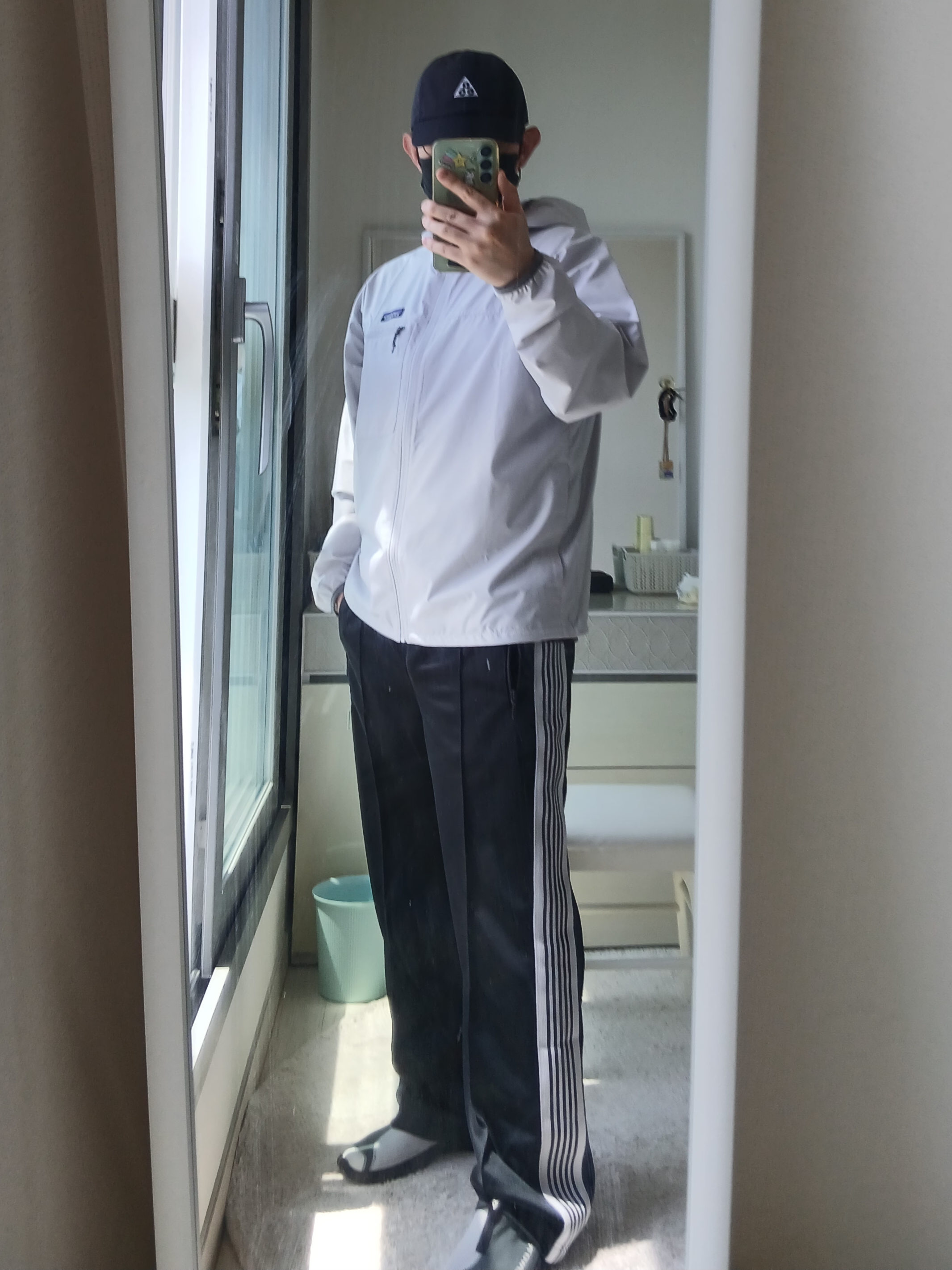 Salomon RX Slide 3.0 Urban Chic Lunar Rock, Supreme x The North Face Split 6-Panel Black - 24SS 착용 스타일 - 8