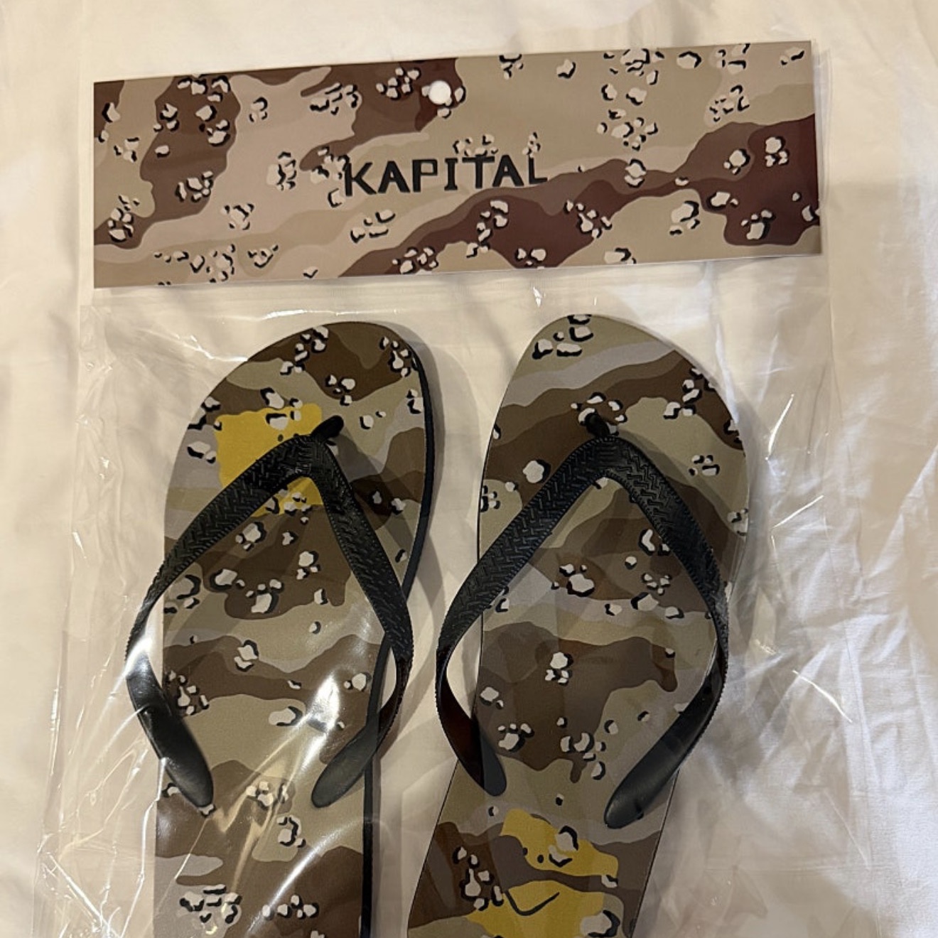 Kapital Chocolate Chip Camo Flip Flops Beige 착용 스타일