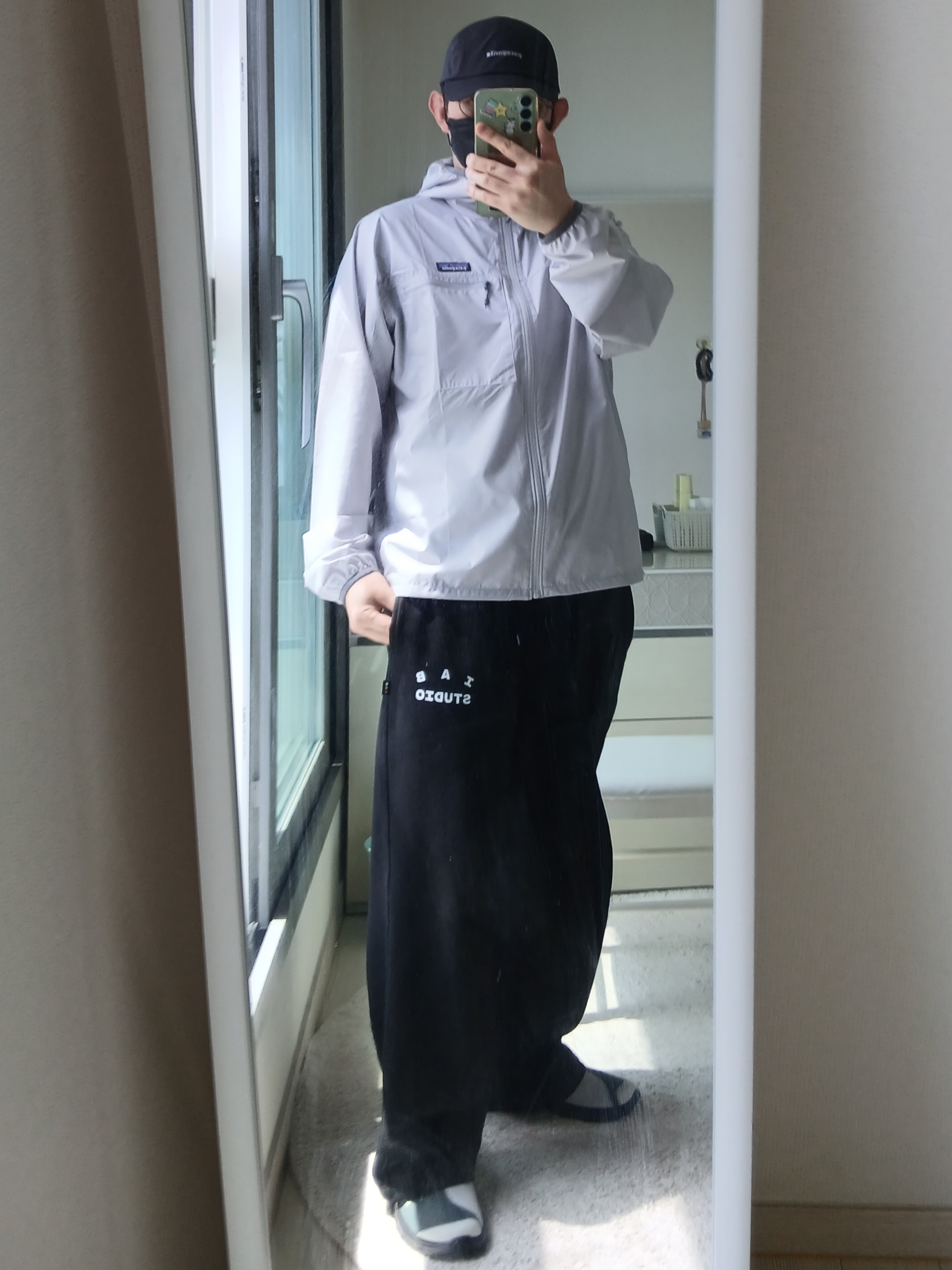 Salomon RX Slide 3.0 Urban Chic Lunar Rock, Supreme x The North Face Split 6-Panel Black - 24SS 착용 스타일 - 10