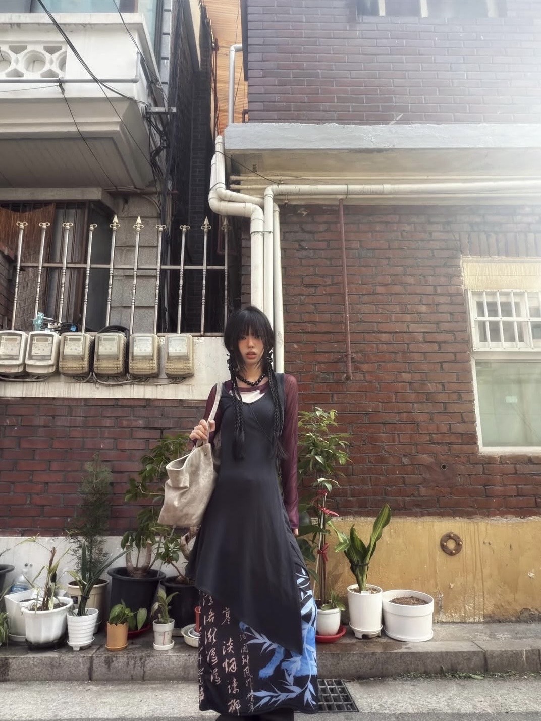 BLR Unbalanced Gradation One-Piece Black 착용 스타일