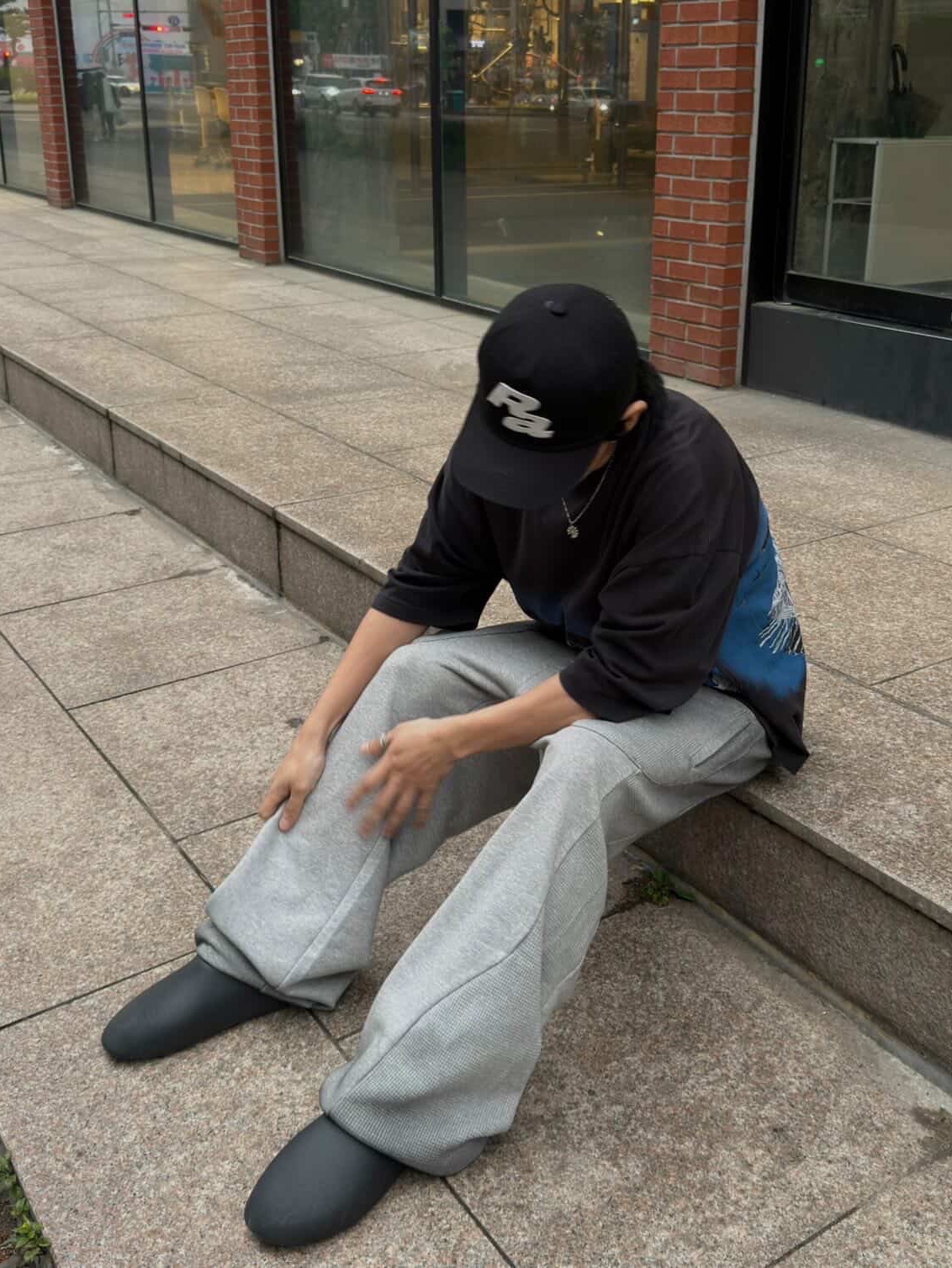 BLR Waffle Mix Washed Sweat Pants Melange Grey 착용 스타일