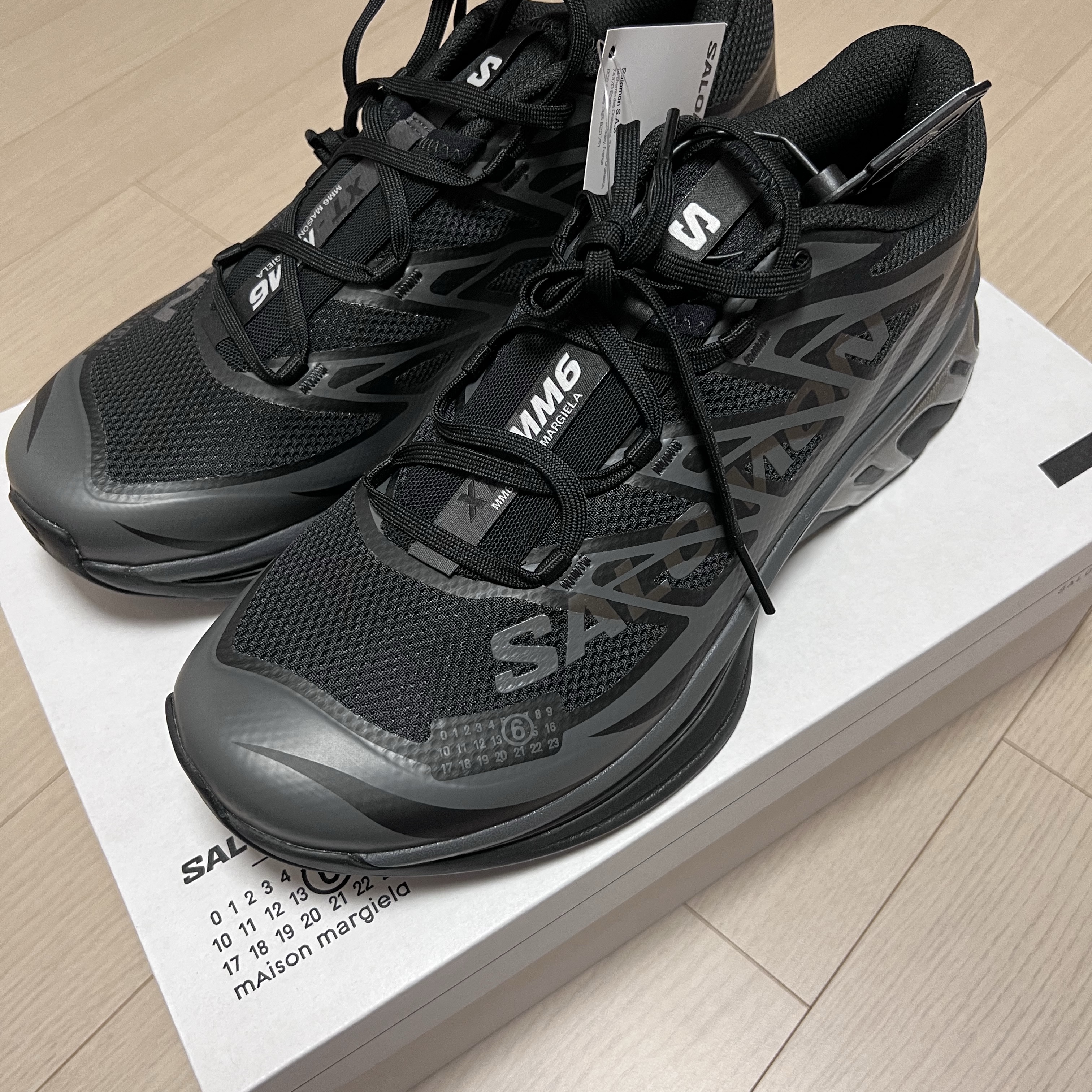 Salomon x MM6 Maison Margiela XT Black 착용 스타일 - 1