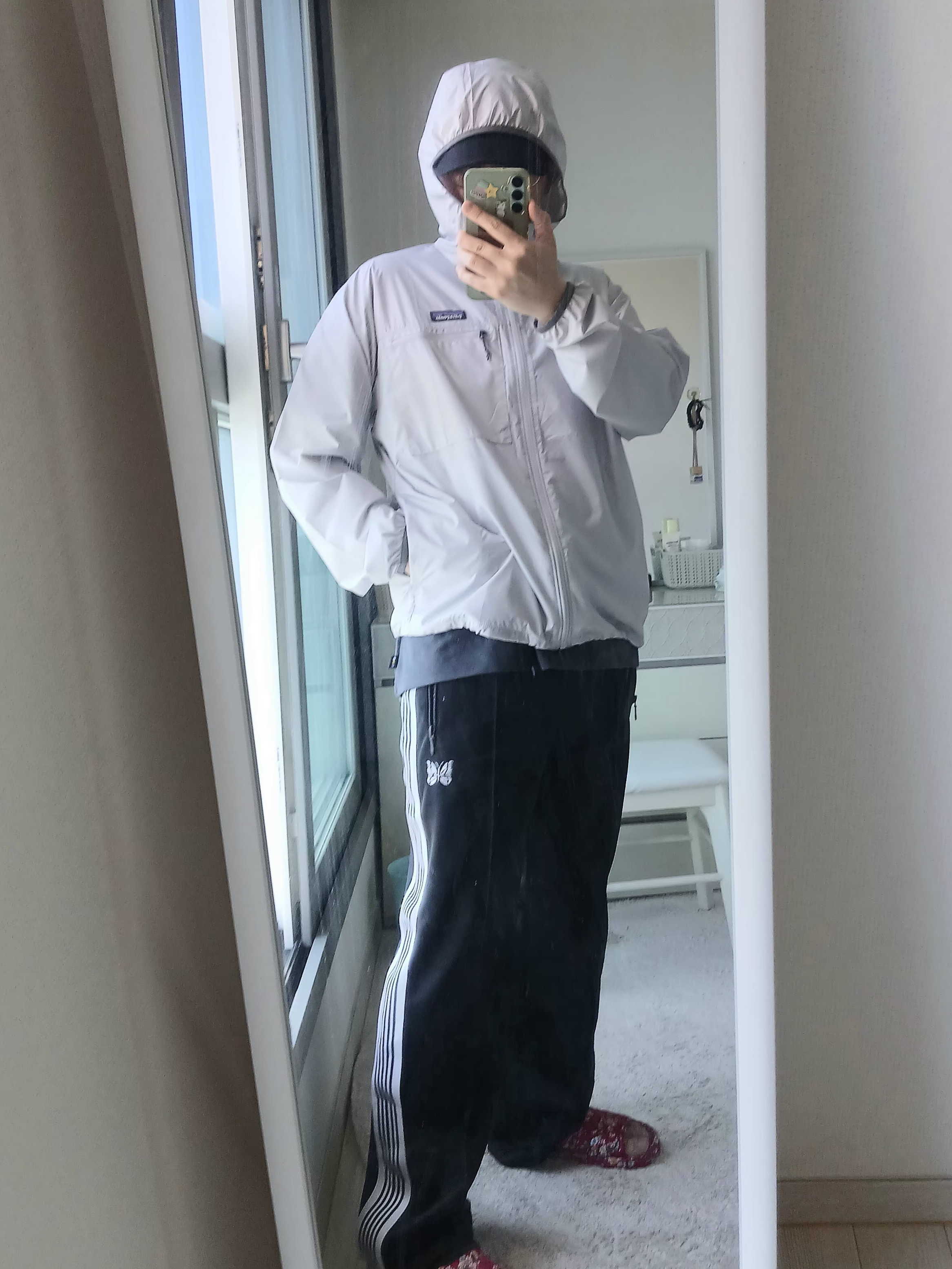 Salomon RX Slide 3.0 Urban Chic Lunar Rock, Supreme x The North Face Split 6-Panel Black - 24SS 착용 스타일 - 2