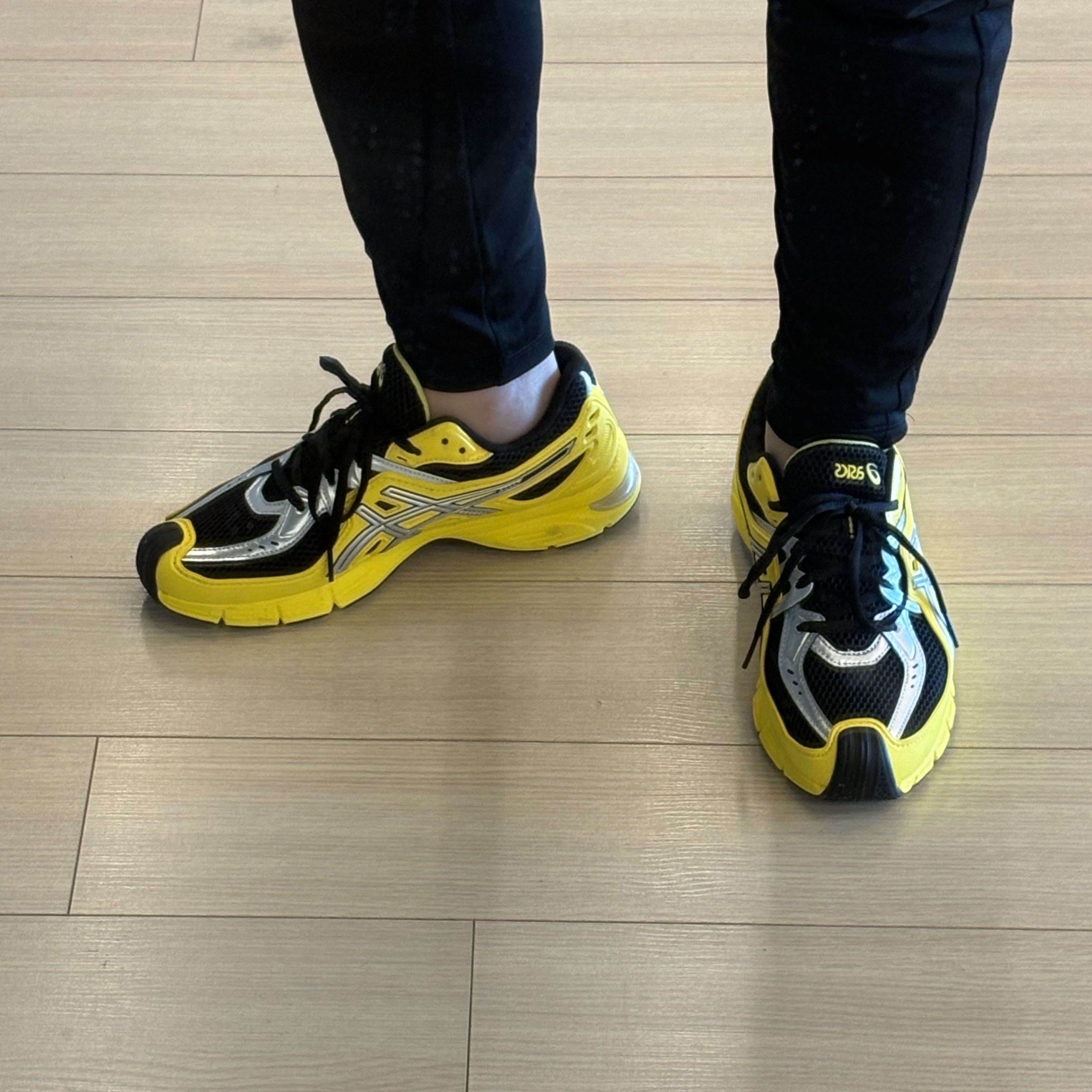 Asics Gel-SD-Lyte Vibrant Yellow Black 착용 스타일 - 2