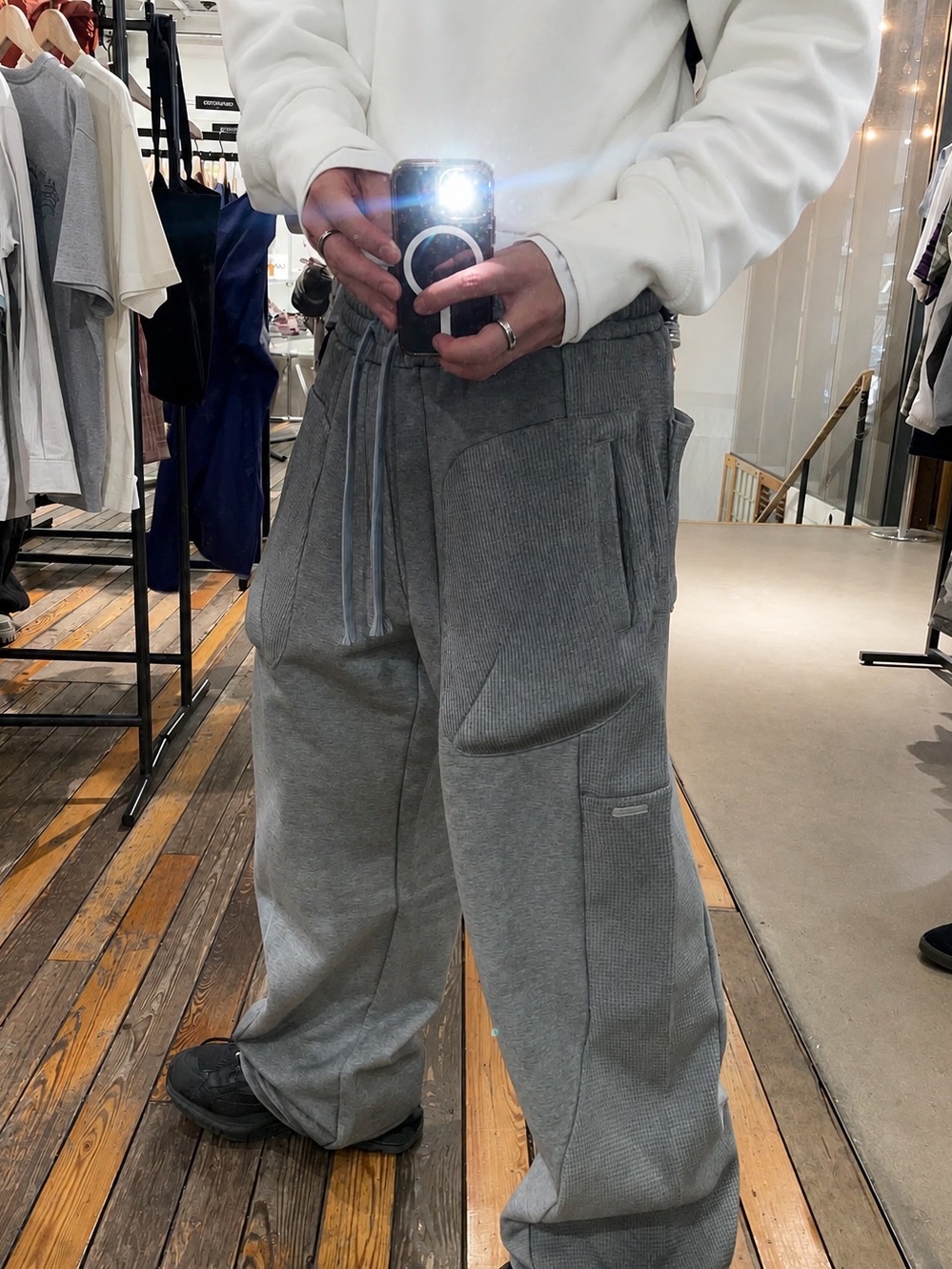 BLR Waffle Mix Washed Sweat Pants Melange Grey 착용 스타일