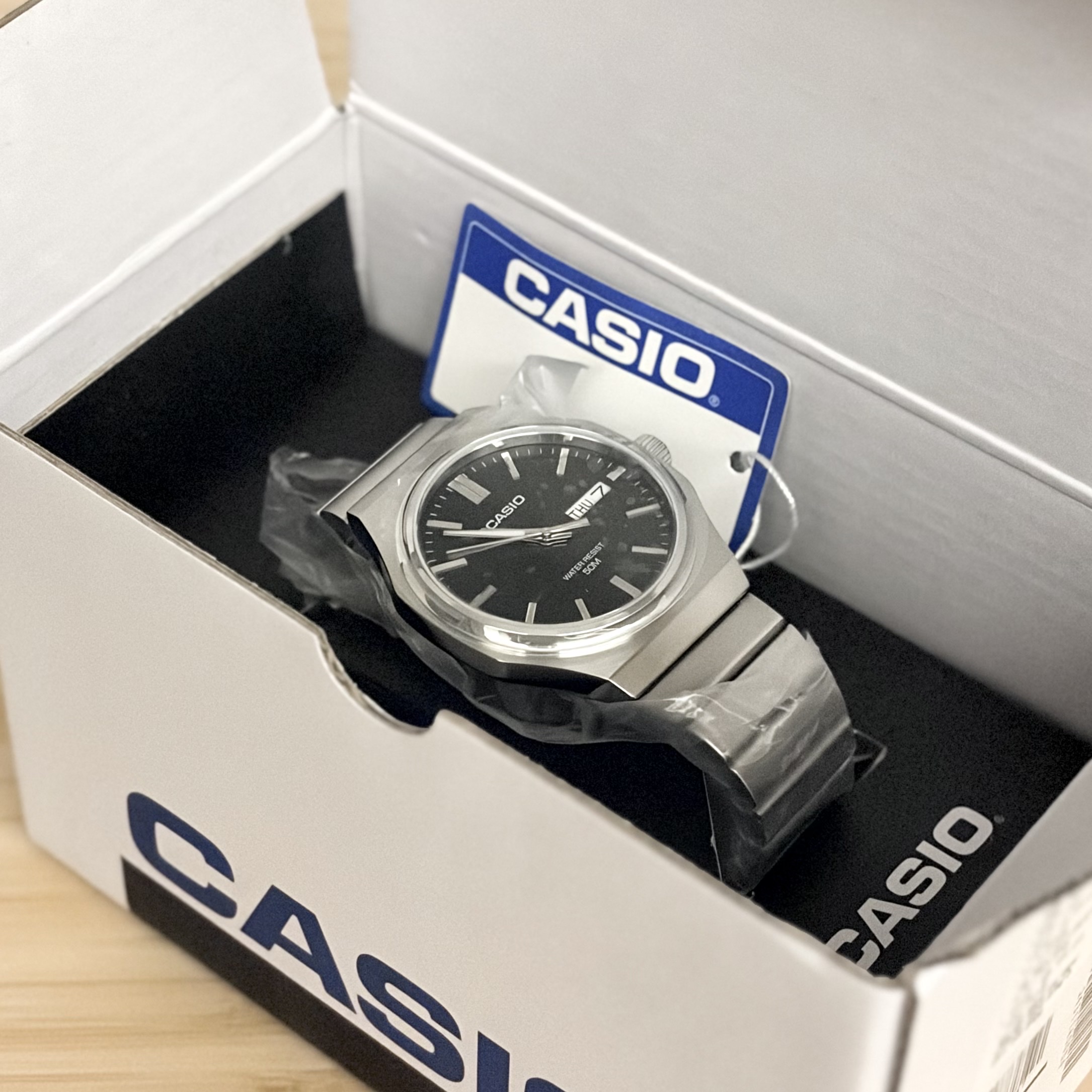 Casio MTP-E735D-1AV 착용 스타일
