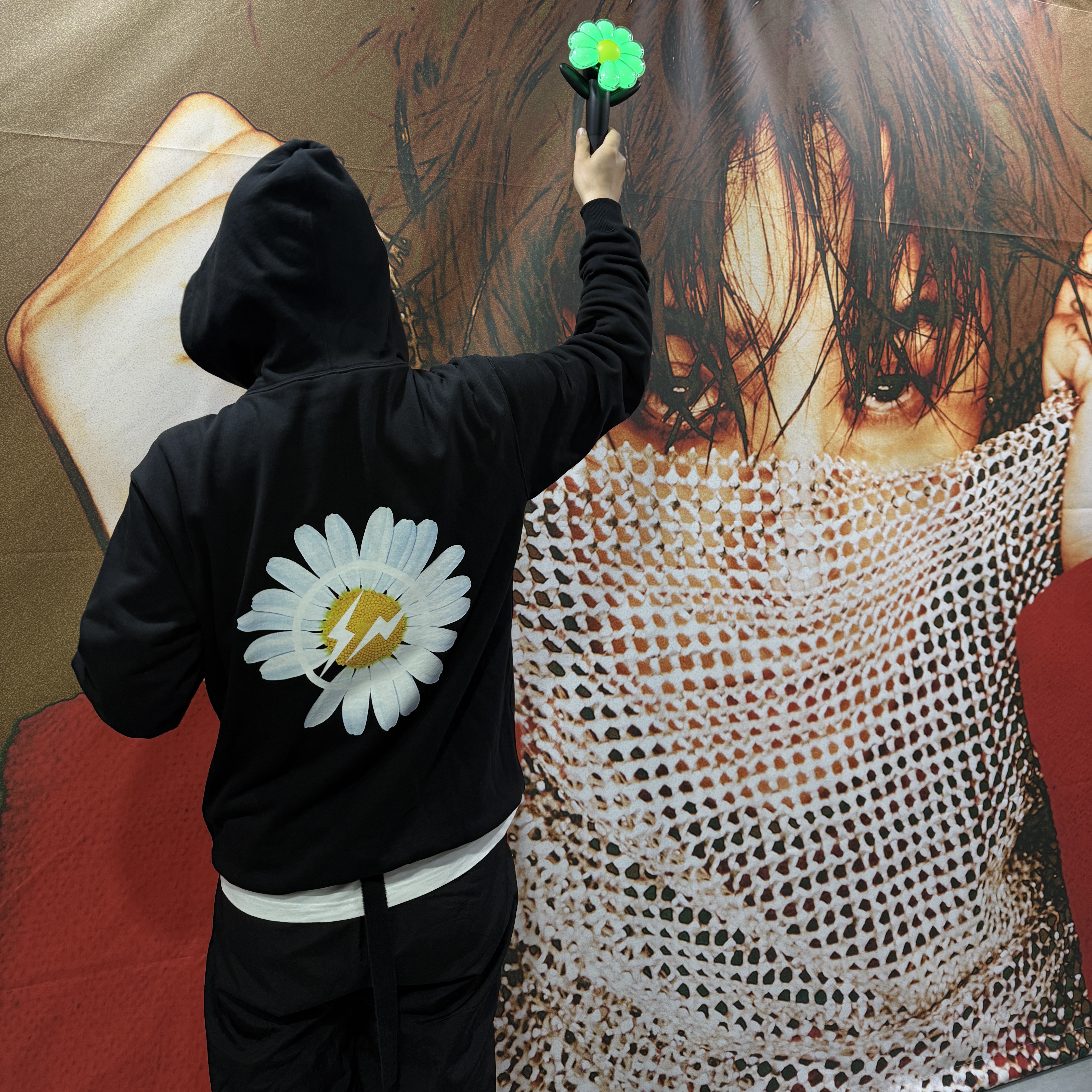 G-DRAGON Ubermensch Official Light Stick 착용 스타일