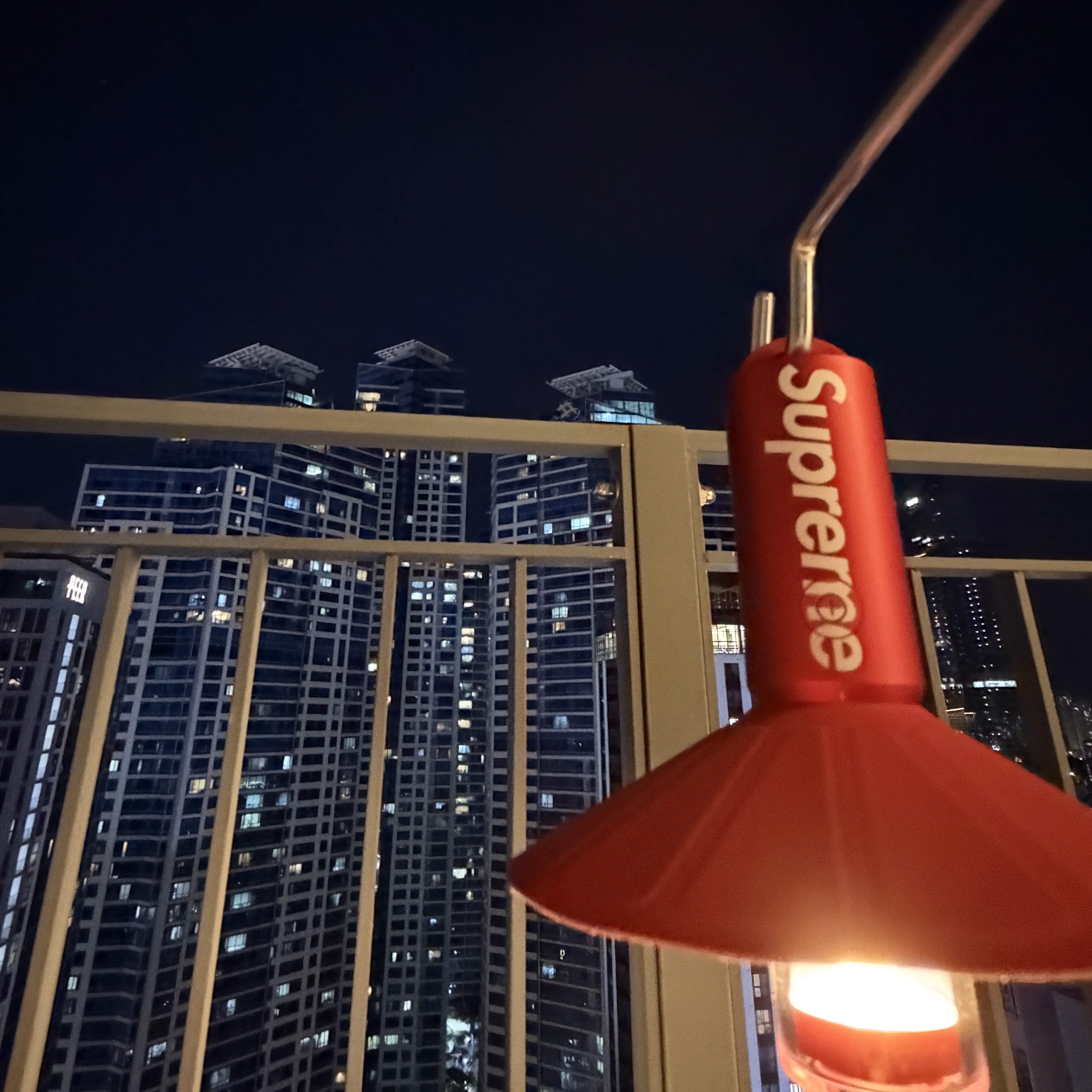 Supreme x Hoto Camp Light Red - 25FW 착용 스타일 - 2