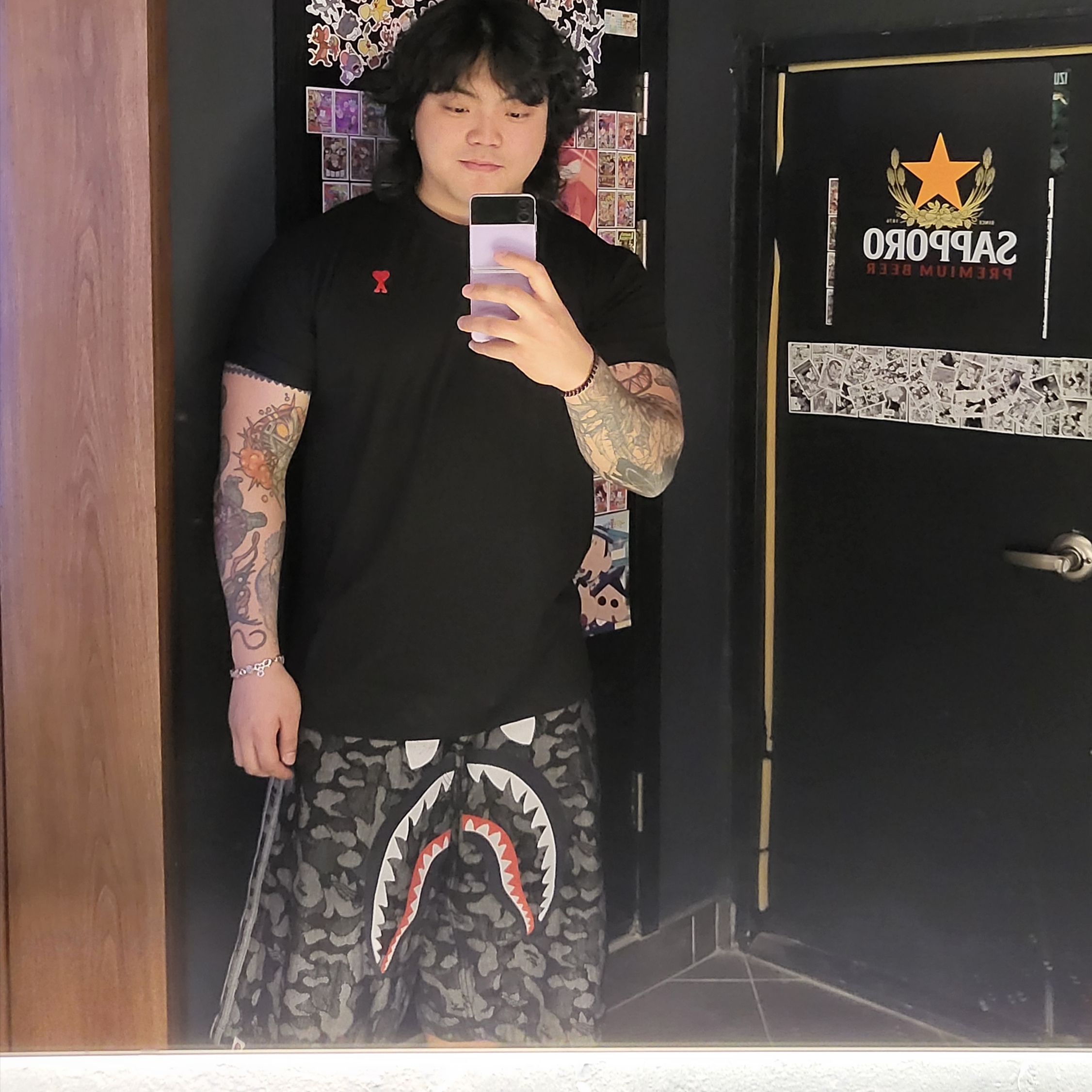 Adidas x BAPE Shark Denim Shorts Black - US Sizing, AMI de Coeur T-Shirt Black 착용 스타일