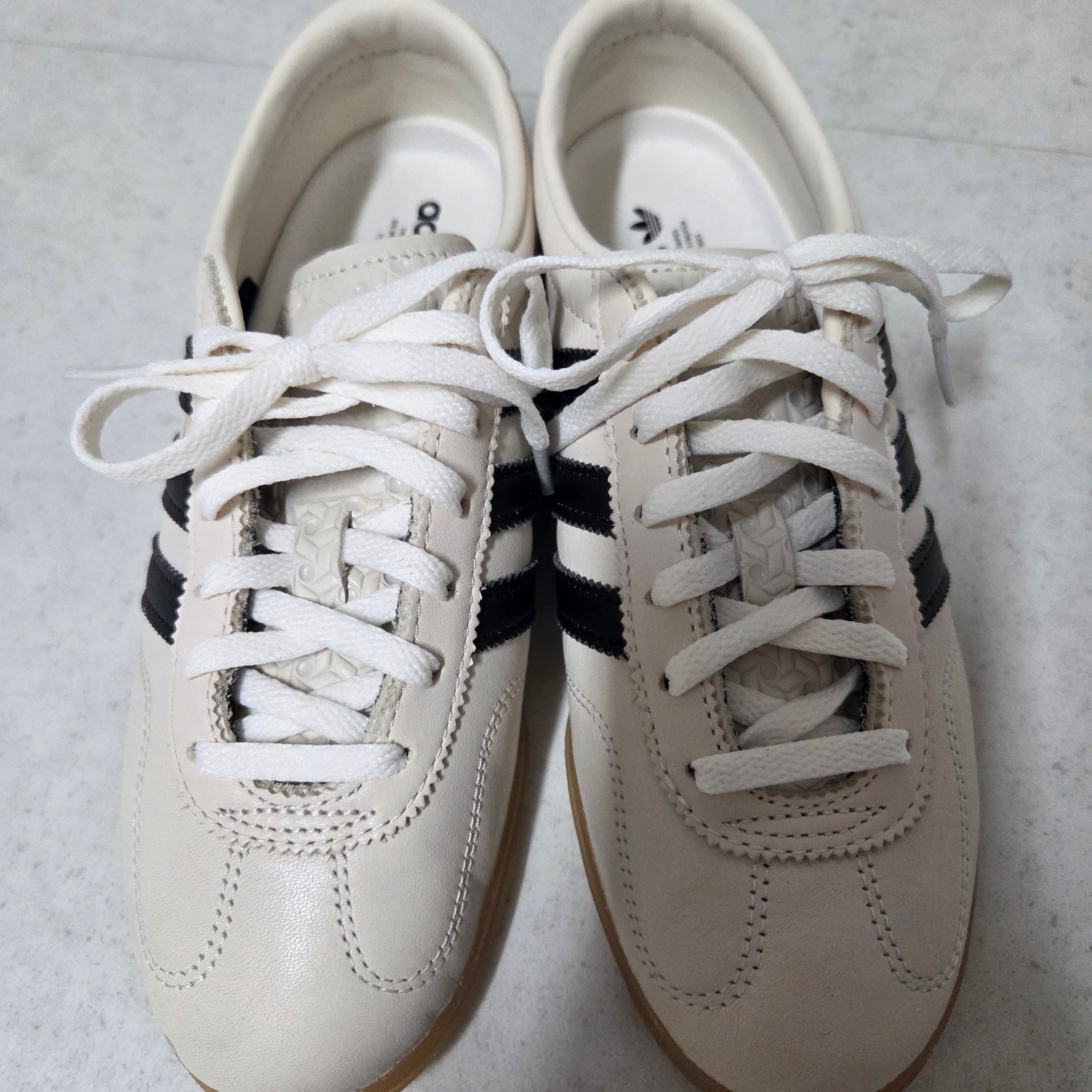 (W) Adidas Gazelle Lo Pro Chalk White Core Black 착용 스타일 - 2