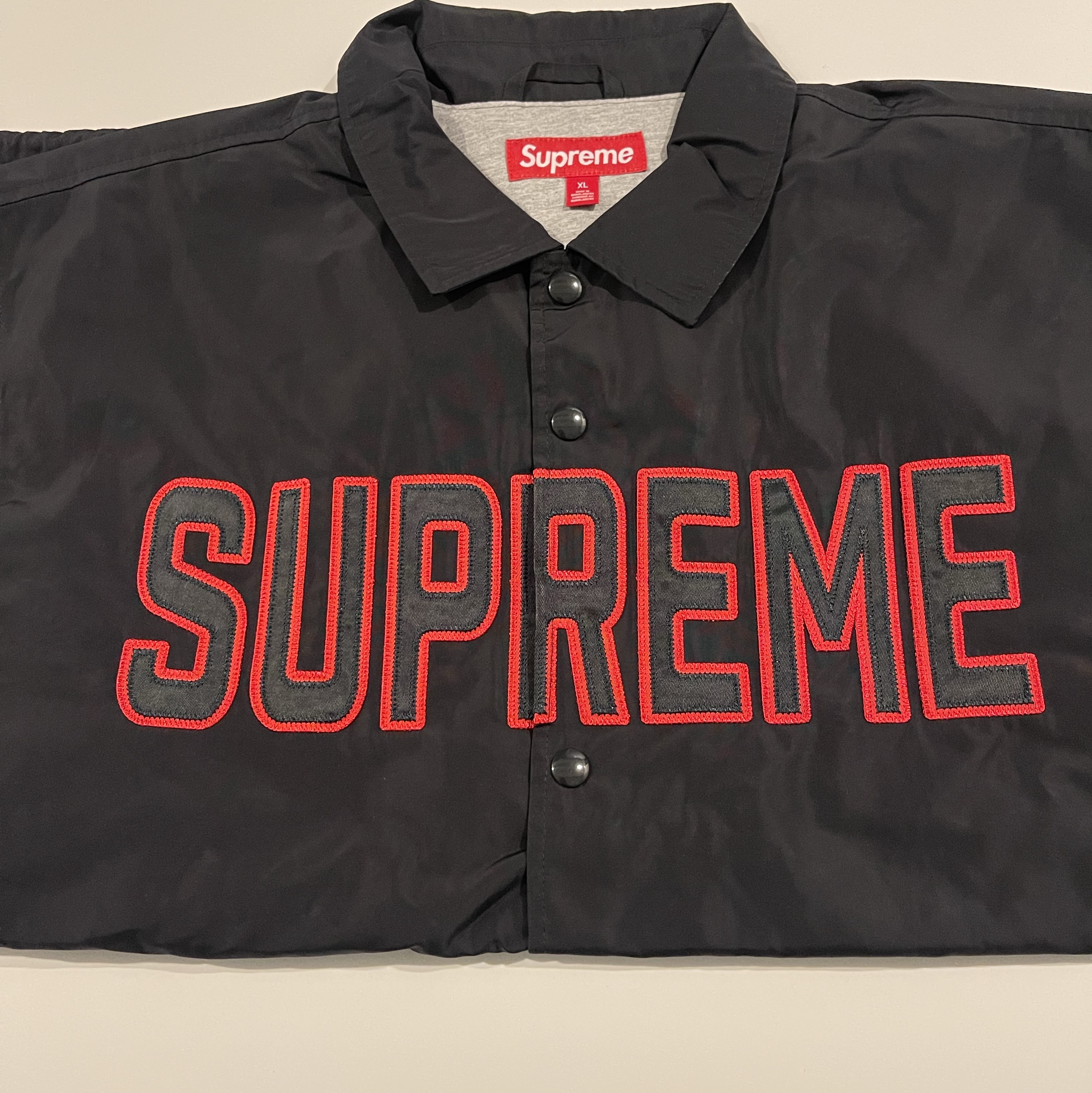 Supreme Spellout Coaches Jacket Black - 26SS 착용 스타일 - 1