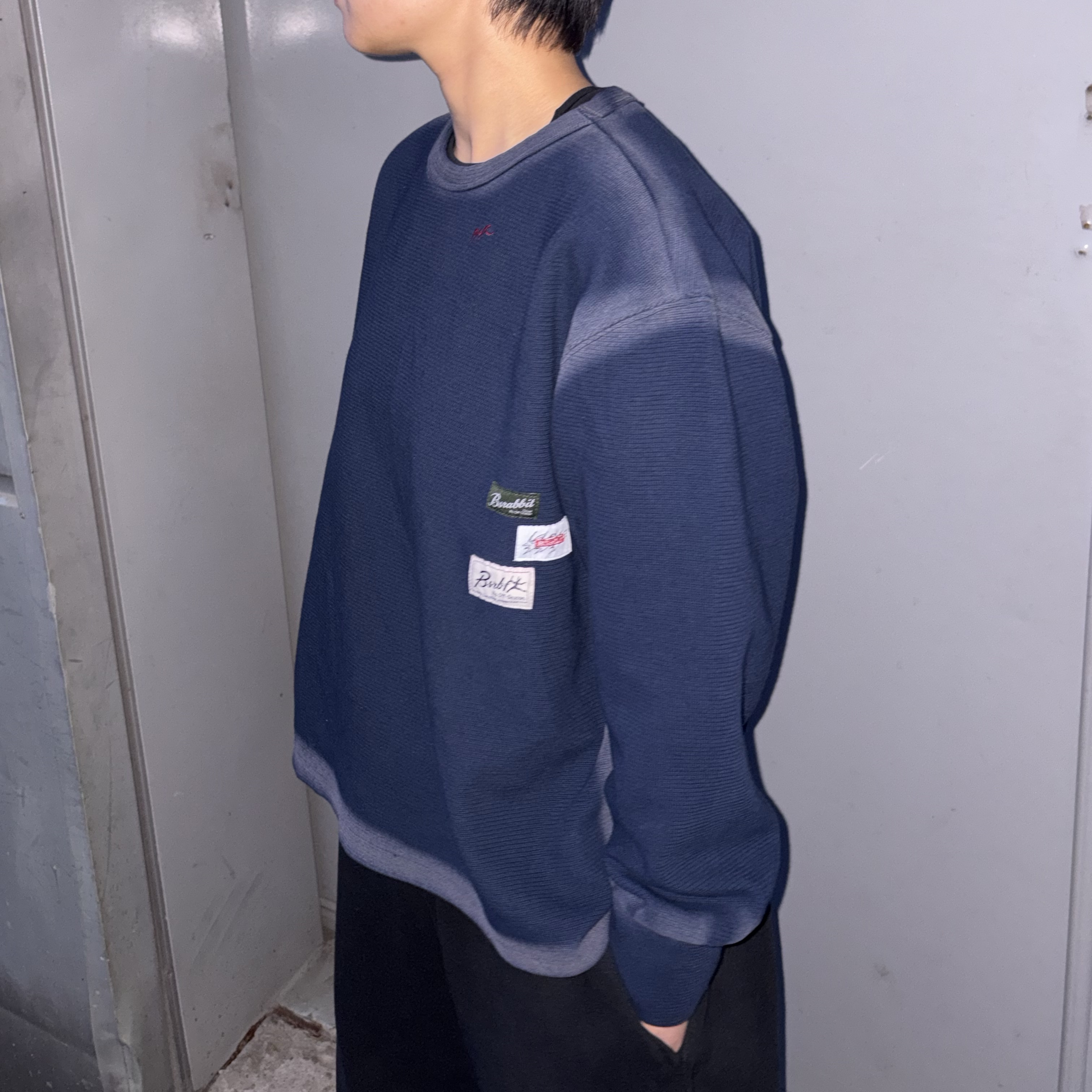 Bsrabbit Logo Patch Washed Long Sleeve Navy 착용 스타일
