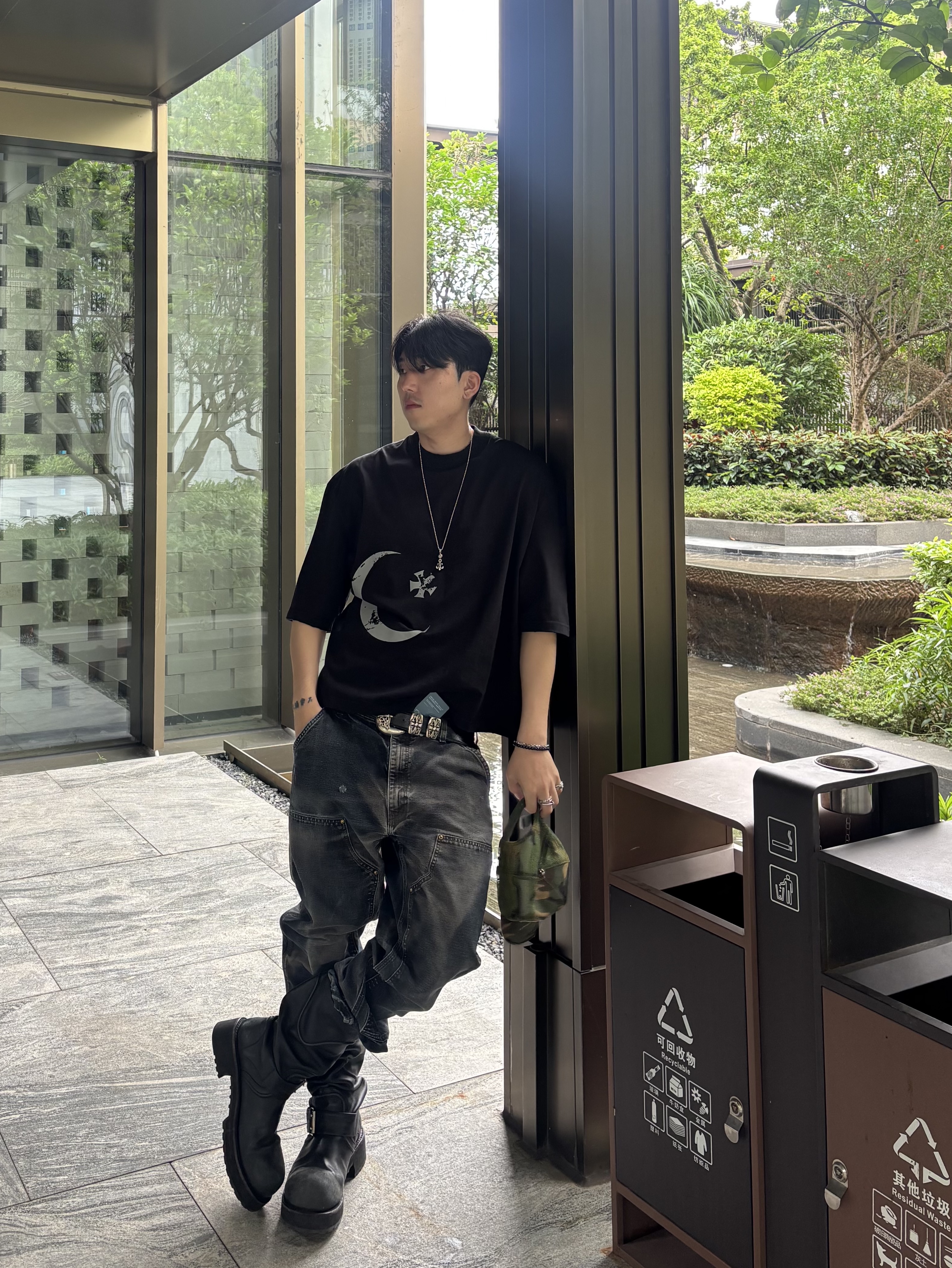 (W) Balenciaga Venom Boot Black, Chrome Hearts CH Trucker Hat Camo 착용 스타일 - 3