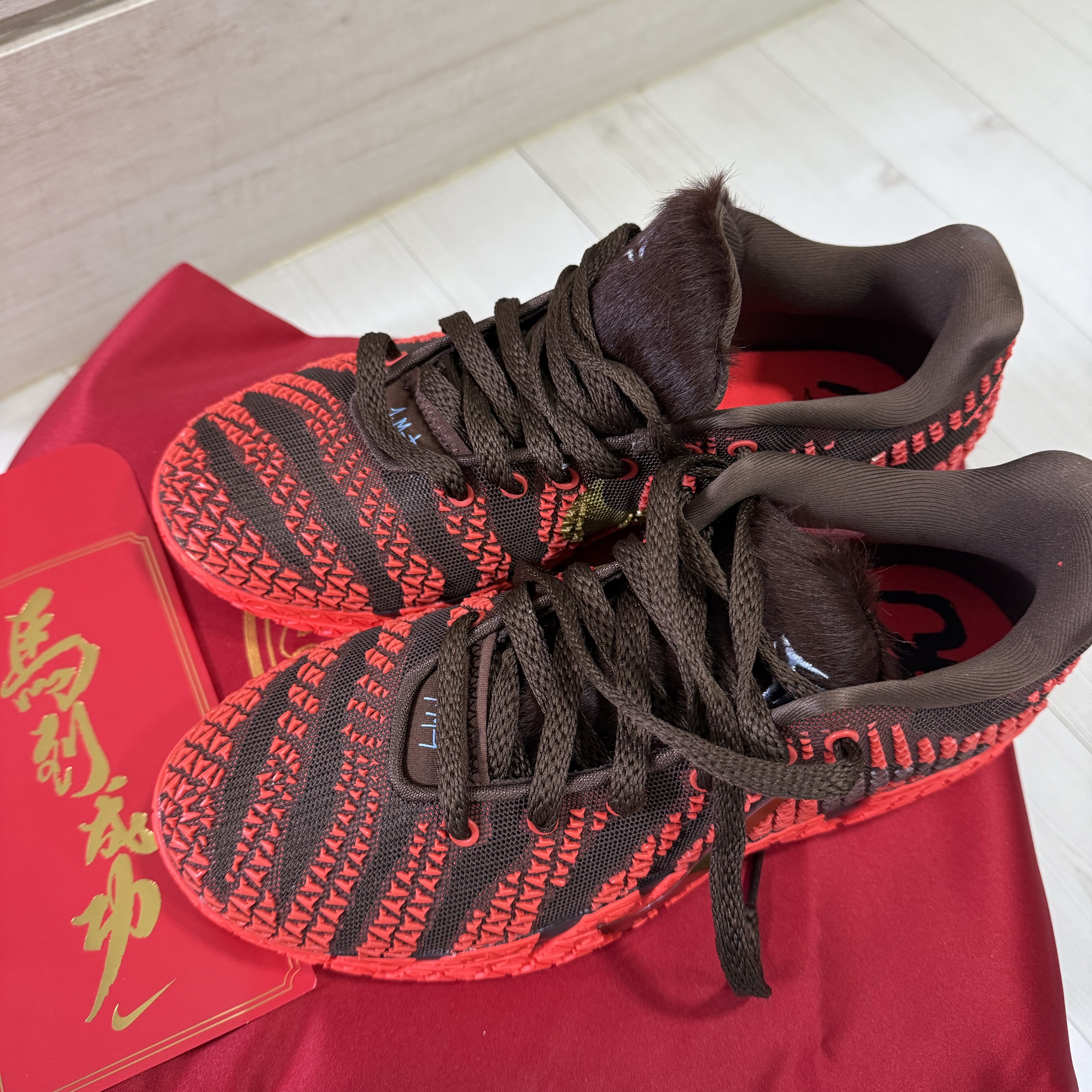Nike Ja 3 EP Lunar New Year Light Chocolate Silt Red 착용 스타일 - 1