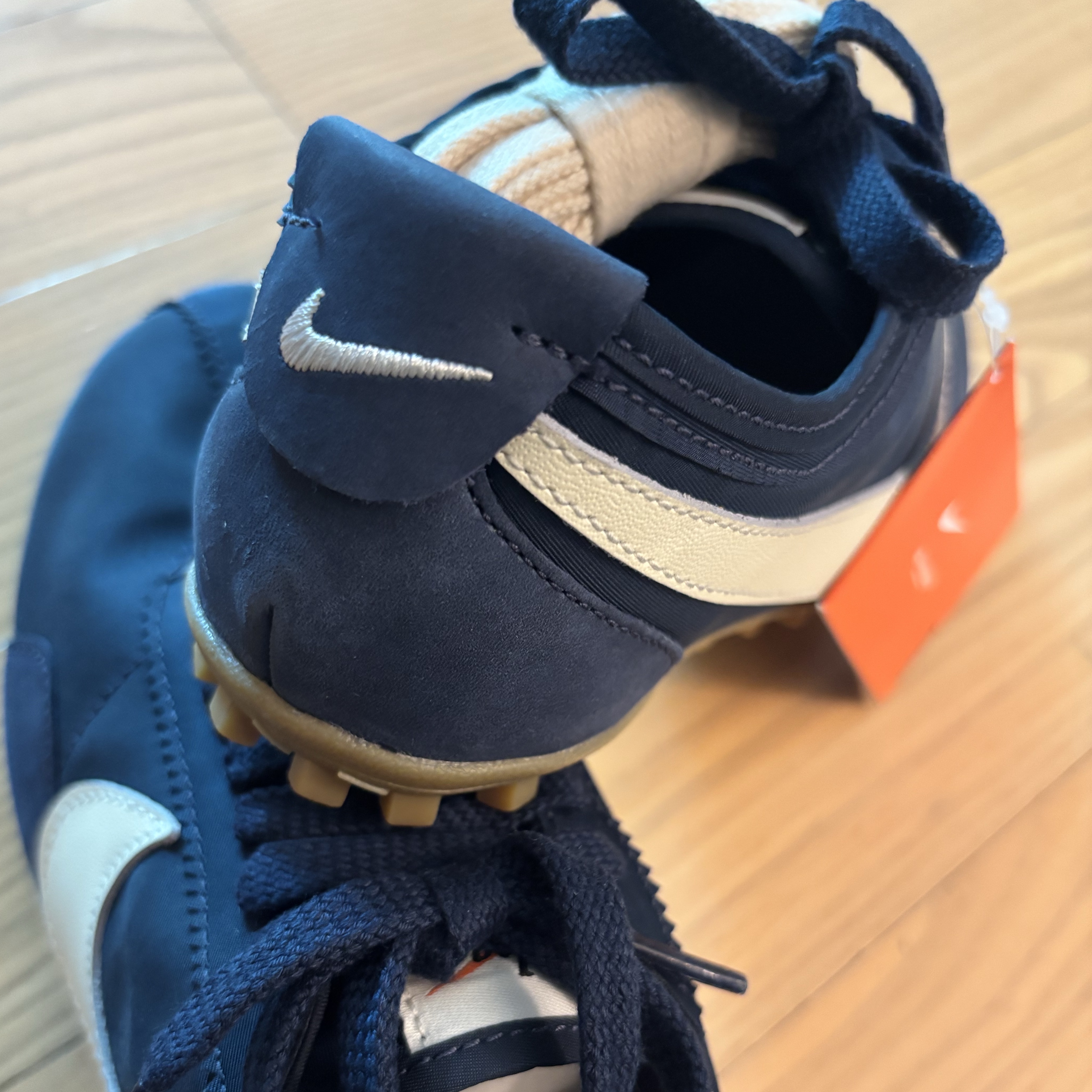 (W) Nike Moon Shoe OG Midnight Navy Gum Light Brown 착용 스타일 - 3