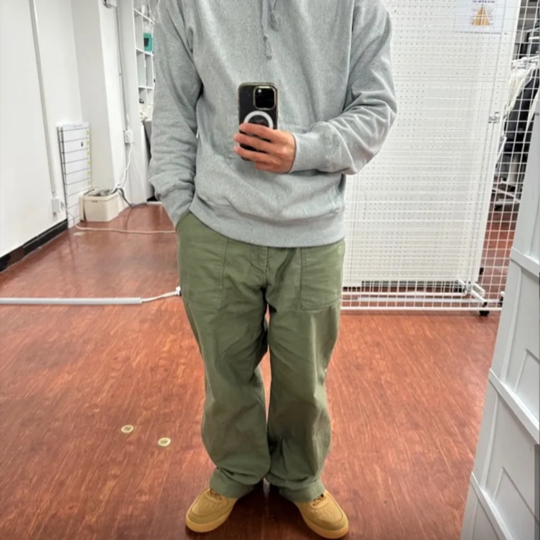 Nike Air Force 1 Mid Flax and Outdoor Green 착용 스타일