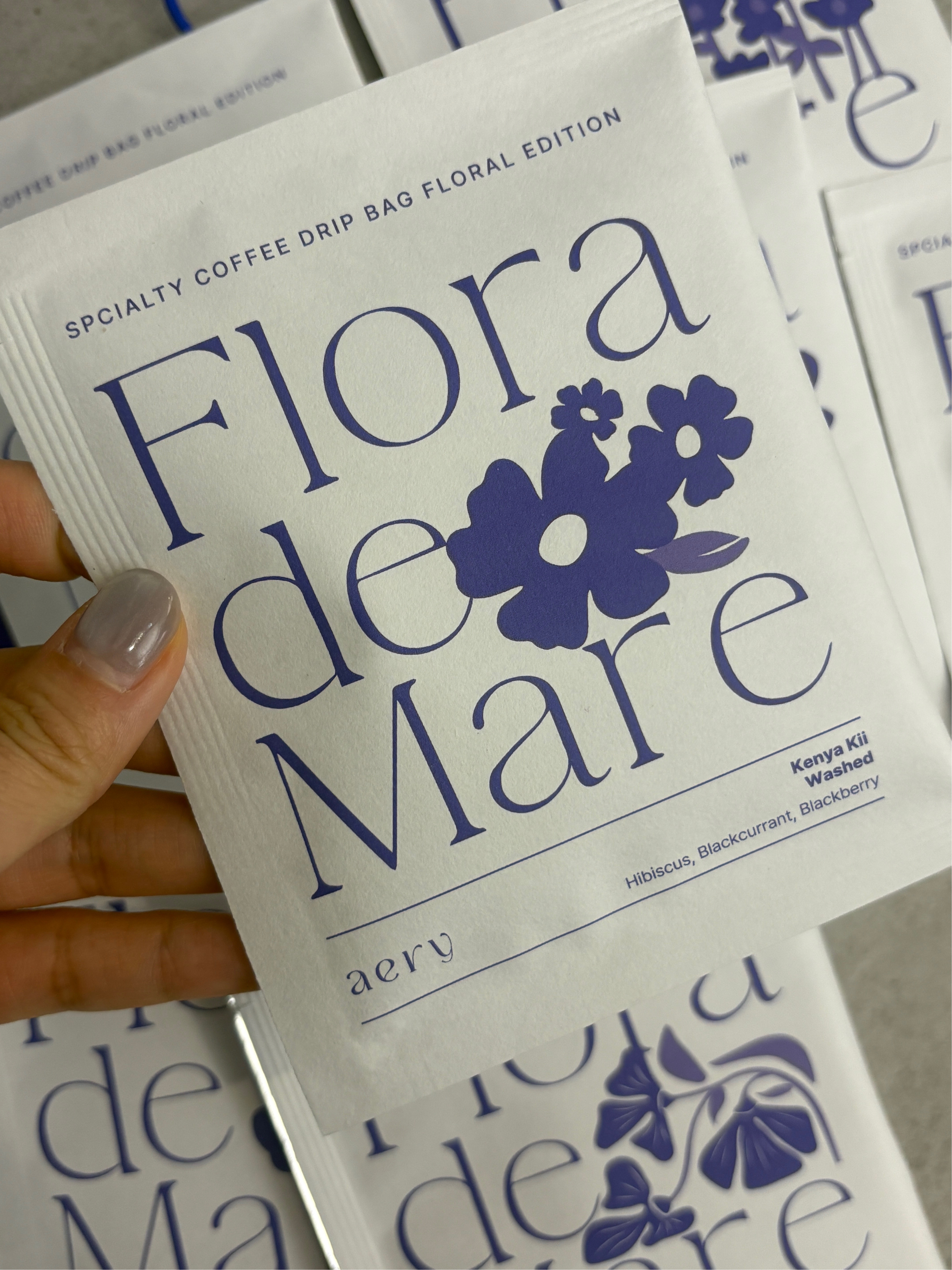 [KREAM 단독] PROJECT RENT Flora De Mare Busan Drip Bag Coffee 10g*7ea 착용 스타일 - 5
