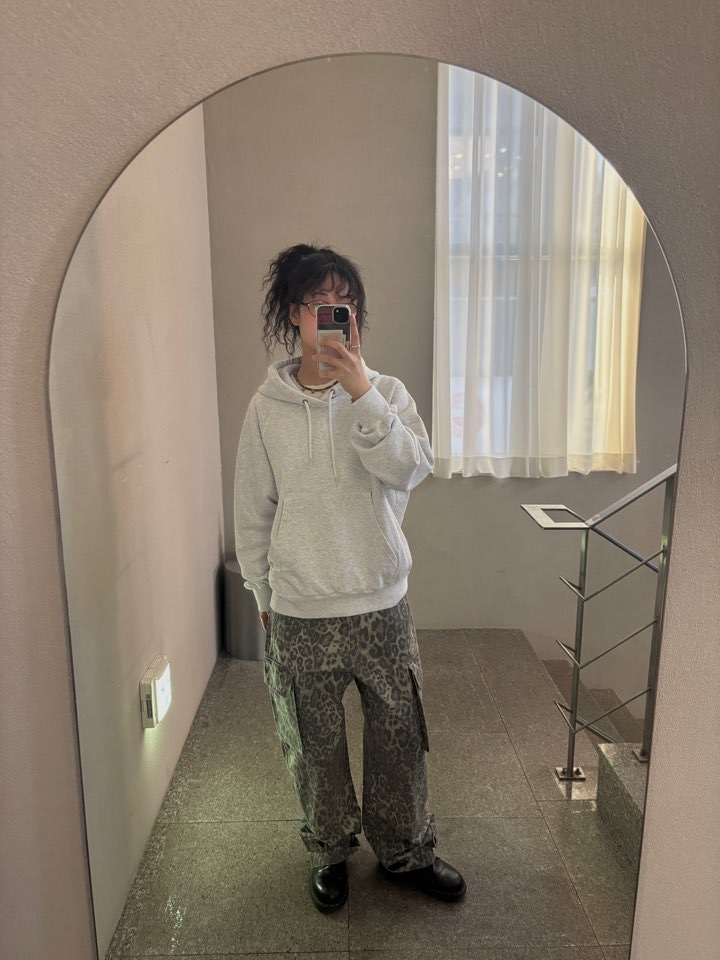 Sunday Ceremony Basic Hooded Top - Melange, Sunday Ceremony Leopard M47 Field Pants - Beige 착용 스타일