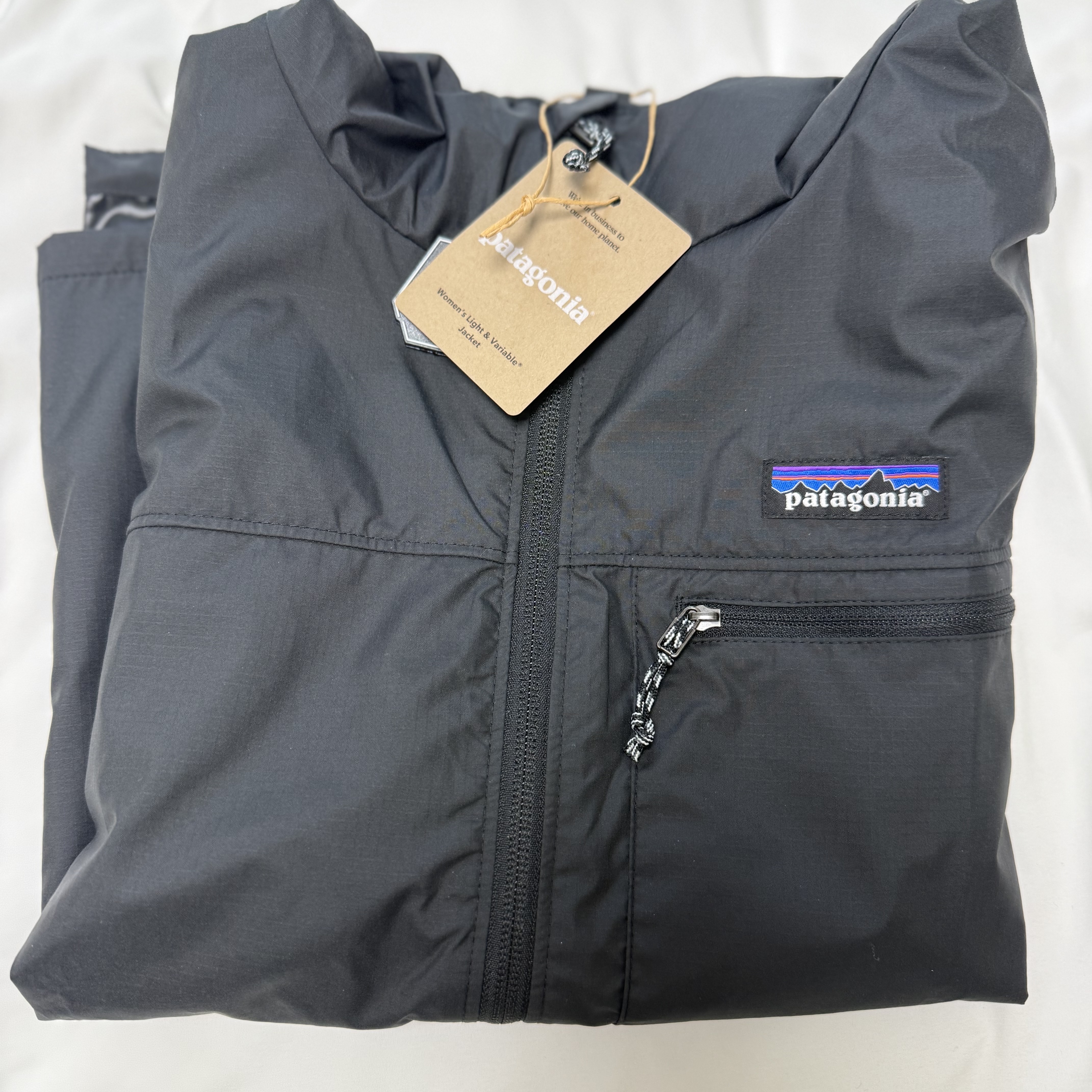 (W) Patagonia Light Variable Jacket Black 착용 스타일