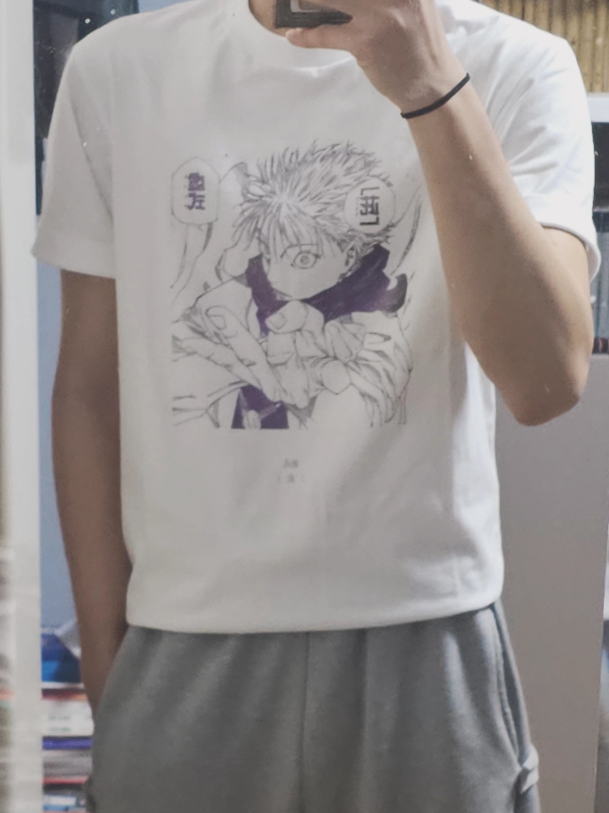 Uniqlo UT Shueisha 100th Anniversary Jujutsu Kaisen T-Shirt White 착용 스타일