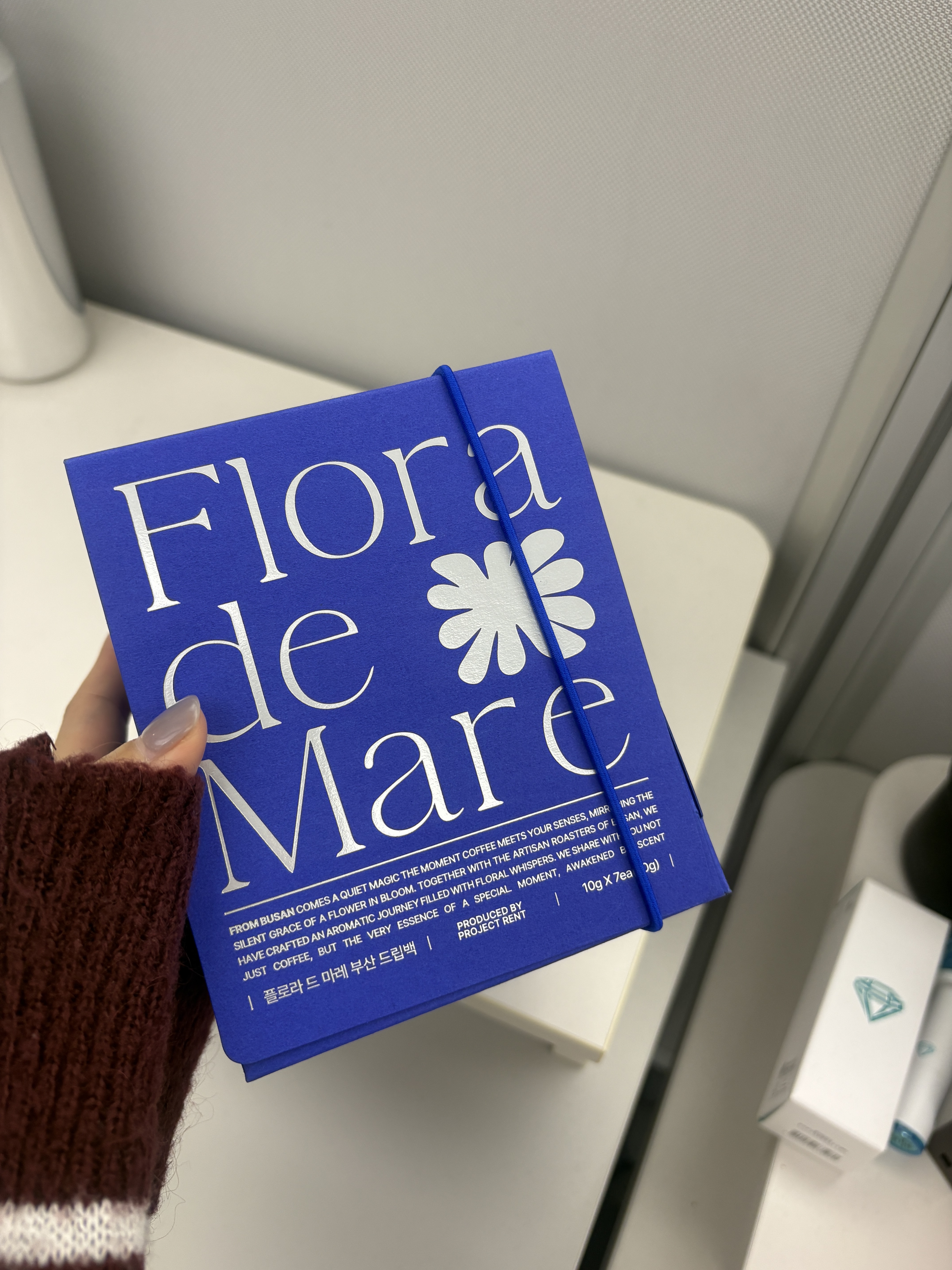 [KREAM 단독] PROJECT RENT Flora De Mare Busan Drip Bag Coffee 10g*7ea 착용 스타일 - 1