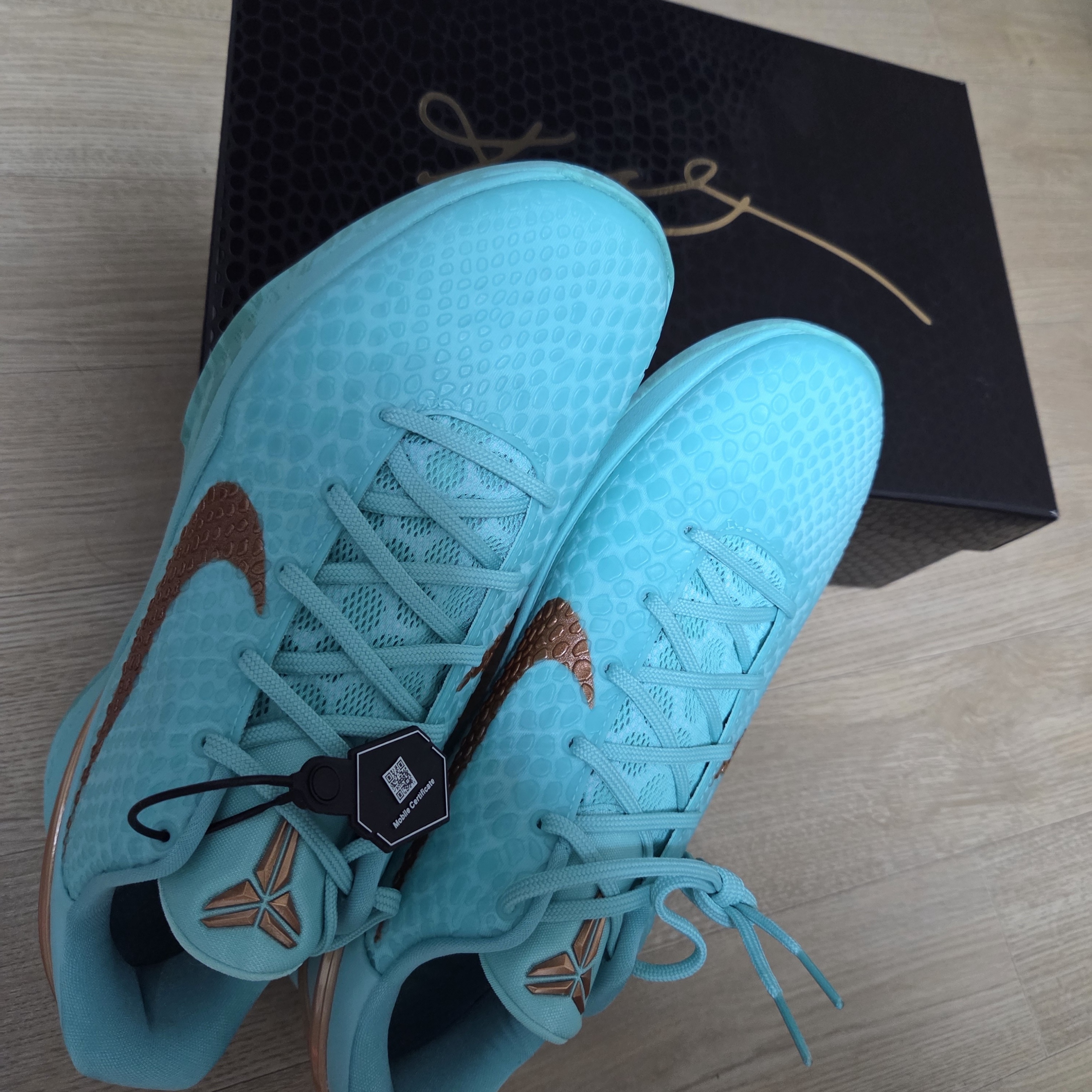 Nike Kobe 6 Protro Hyper Turquoise Metallic Copper 착용 스타일 - 1