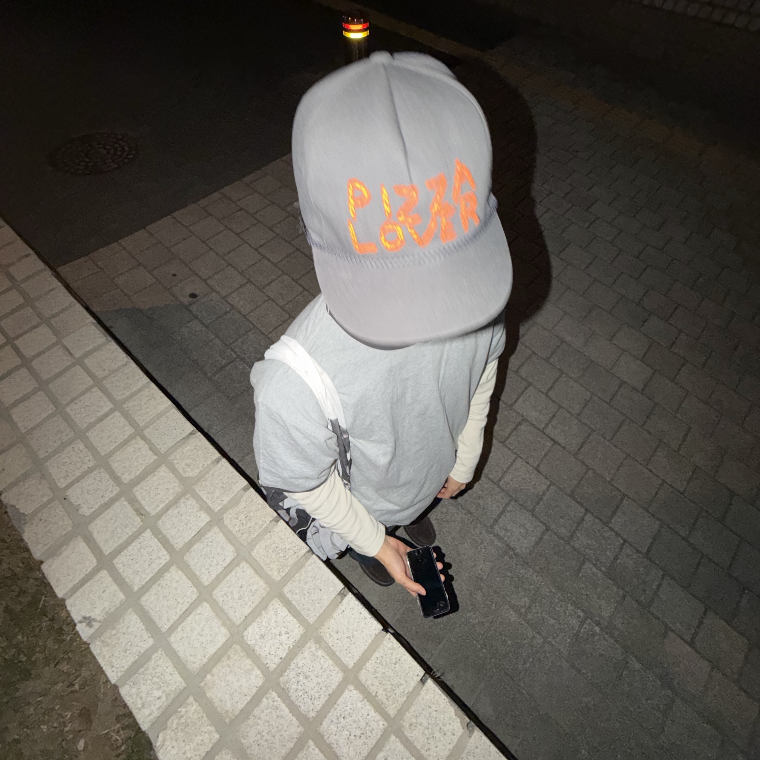 Vacant Archive Lover Series Hand Stitch Cap Charcoal 착용 스타일