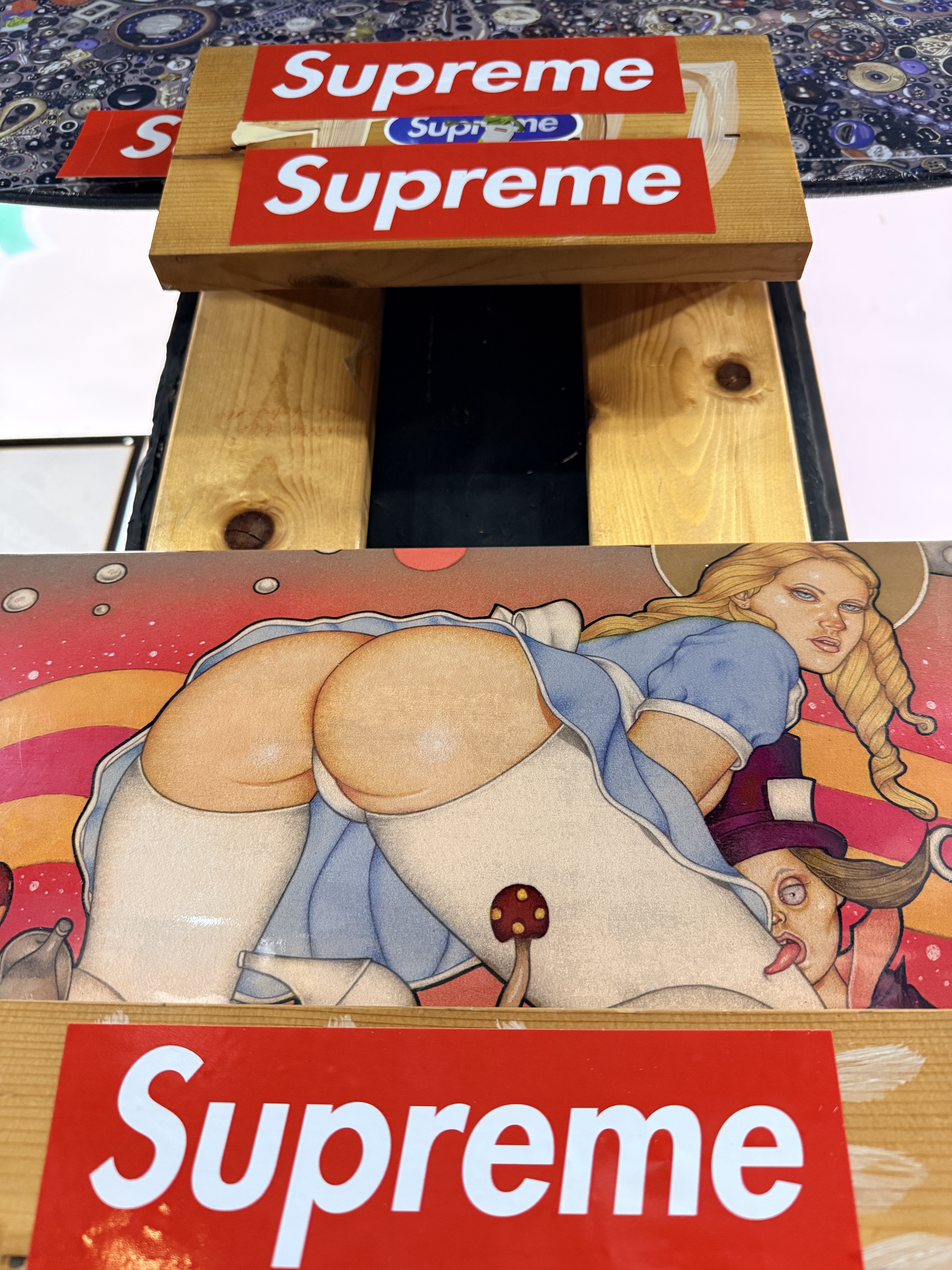 Supreme Alice Skateboard Multicolor 8.375" x 32.125"  - 26SS 착용 스타일 - 1