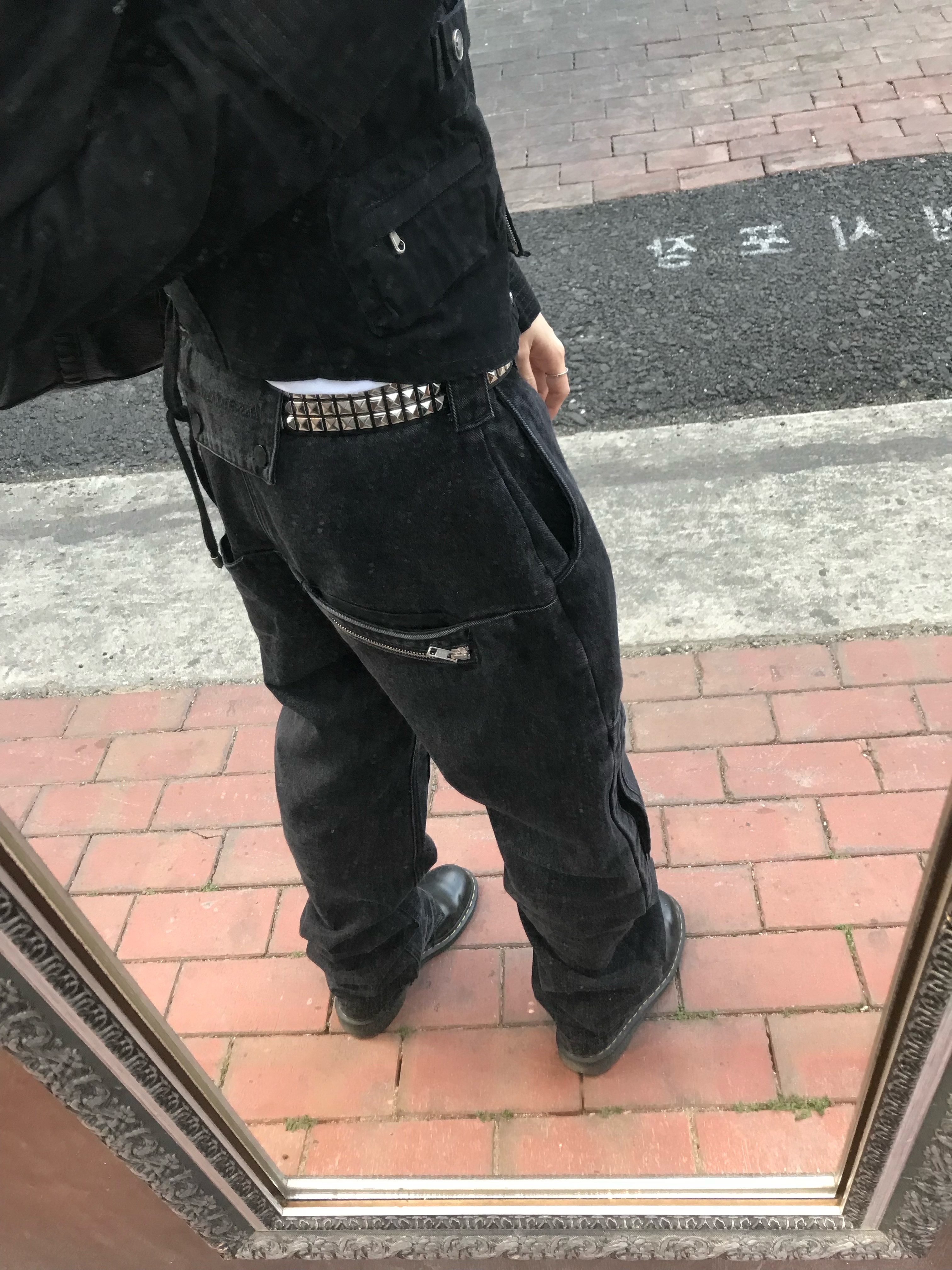 Dr. Martens 1460 Smooth Boots Black 착용 스타일 - 1