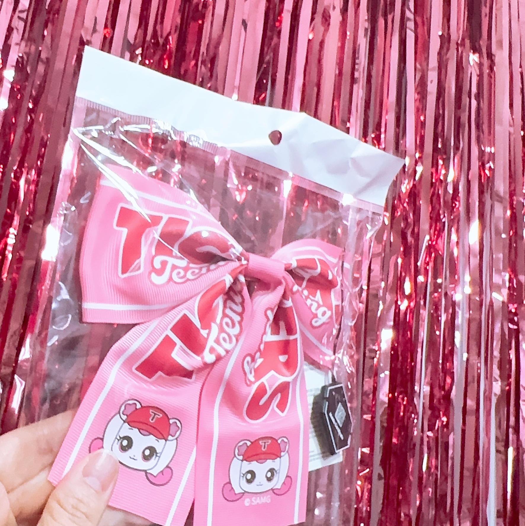 Kia Tigers x Catch! Teenieping Ribbon Pin 착용 스타일