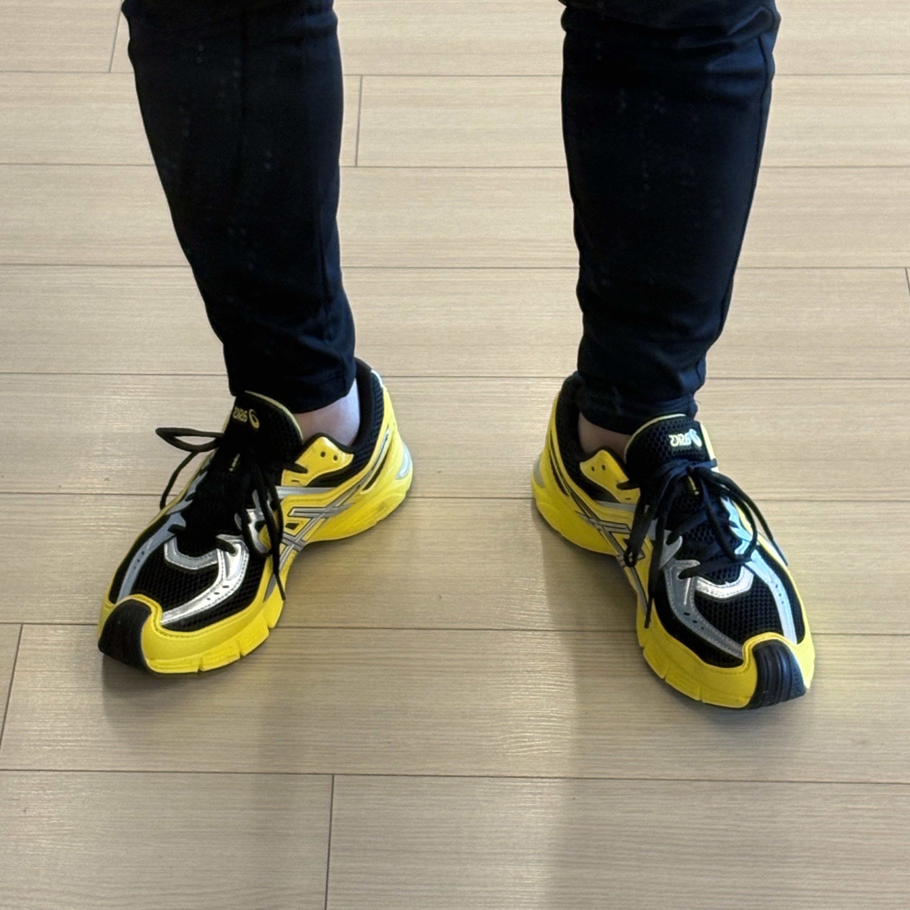 Asics Gel-SD-Lyte Vibrant Yellow Black 착용 스타일 - 1