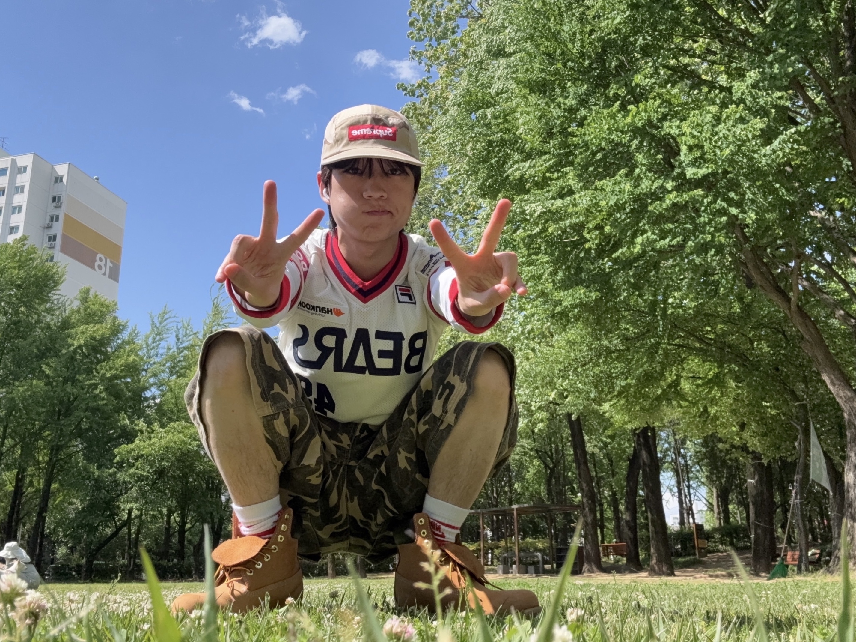 Supreme Washed Chino Twill Camp Cap Desert Camo - 24SS, Nike NSW Everyday Essential Crew Socks White University Red (3 Pack/Korean Ver.) 착용 스타일 - 3