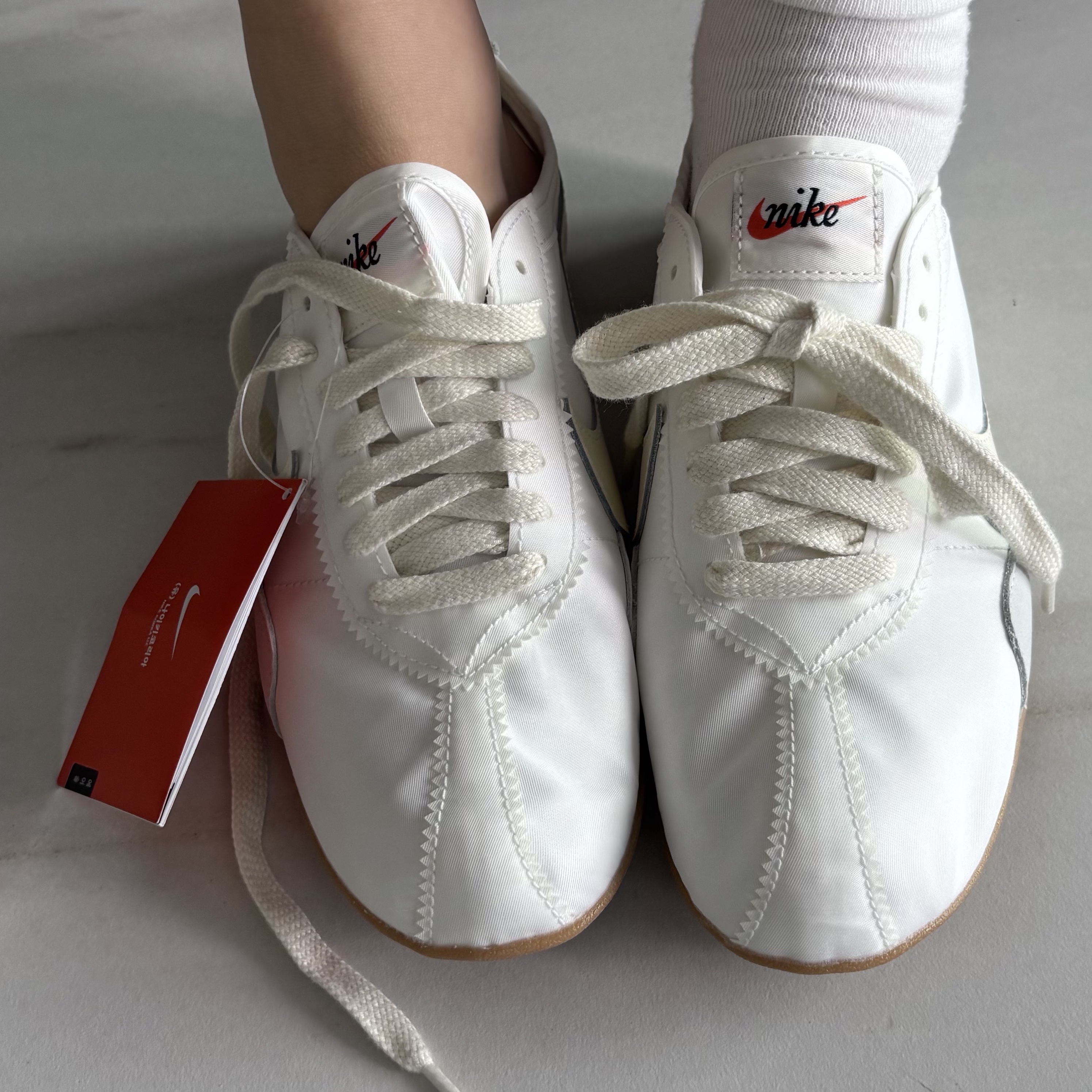 (W) Nike Moon Shoe OG Summit White Gum Light Brown 착용 스타일
