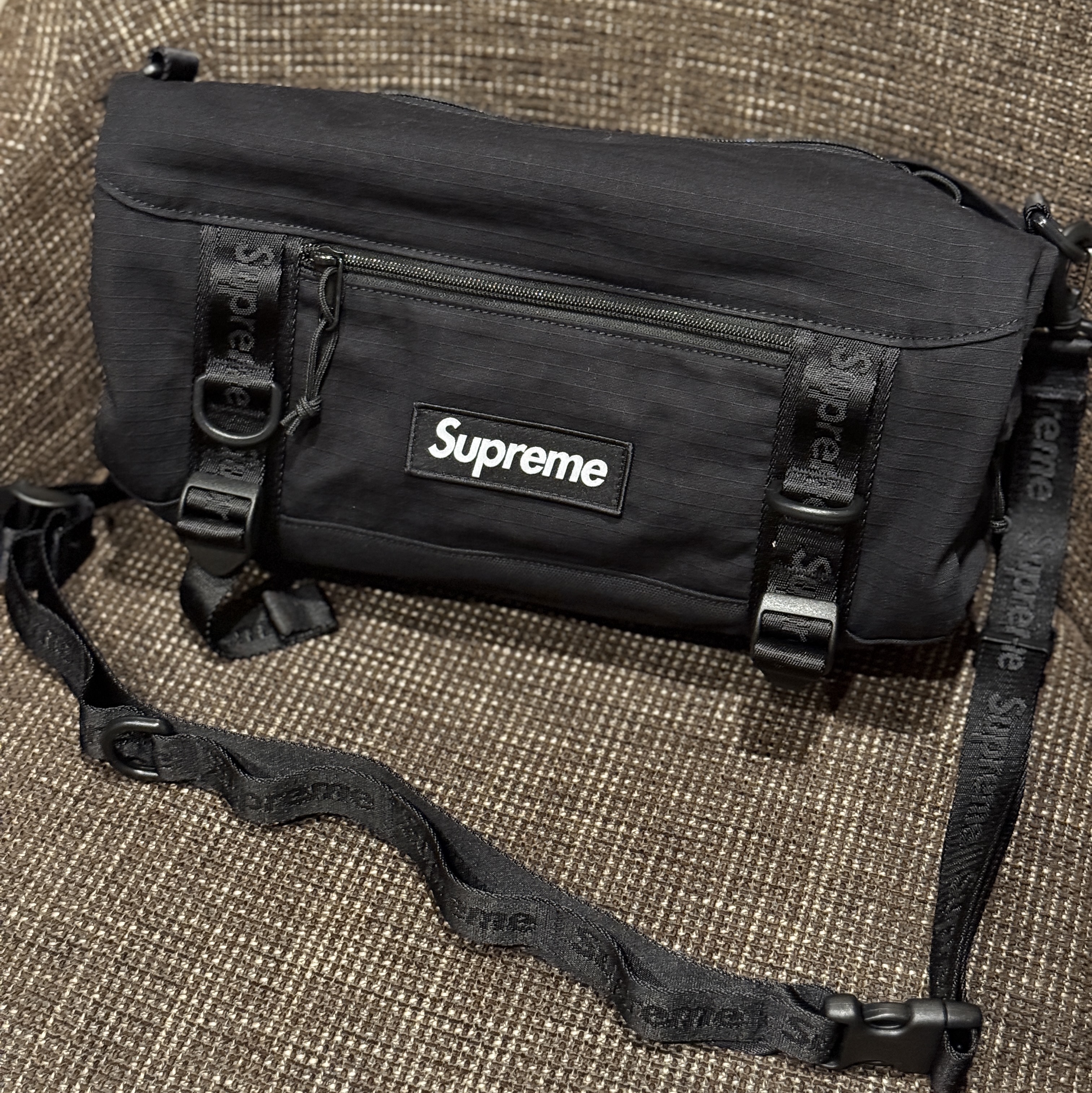 Supreme Utility Bag Black - 26SS 착용 스타일