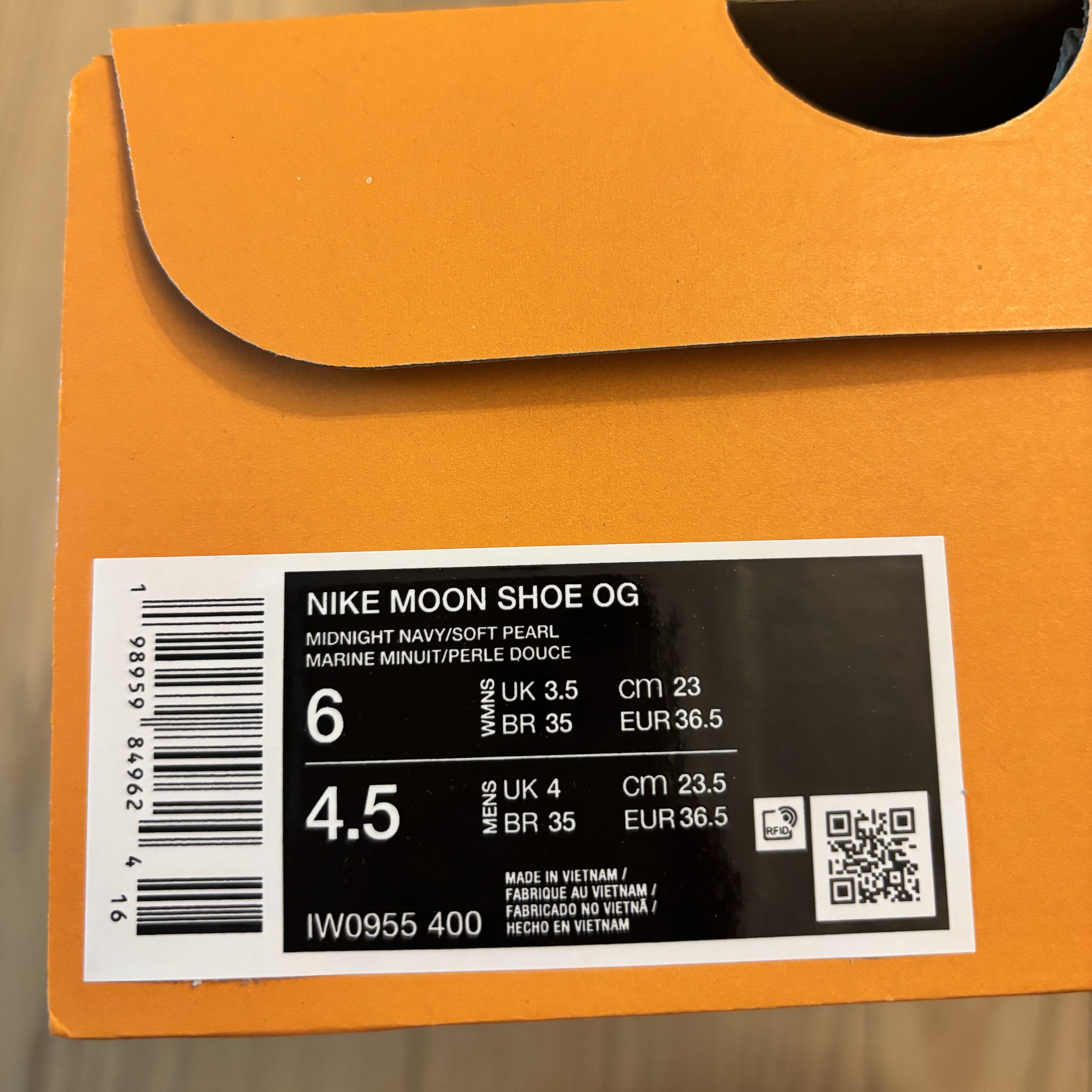 (W) Nike Moon Shoe OG Midnight Navy Gum Light Brown 착용 스타일 - 4