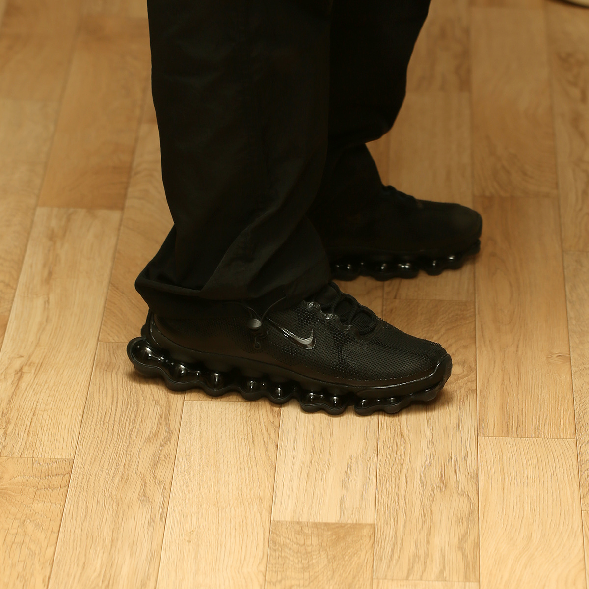 Nike Air Liquid Max Black 착용 스타일 - 2