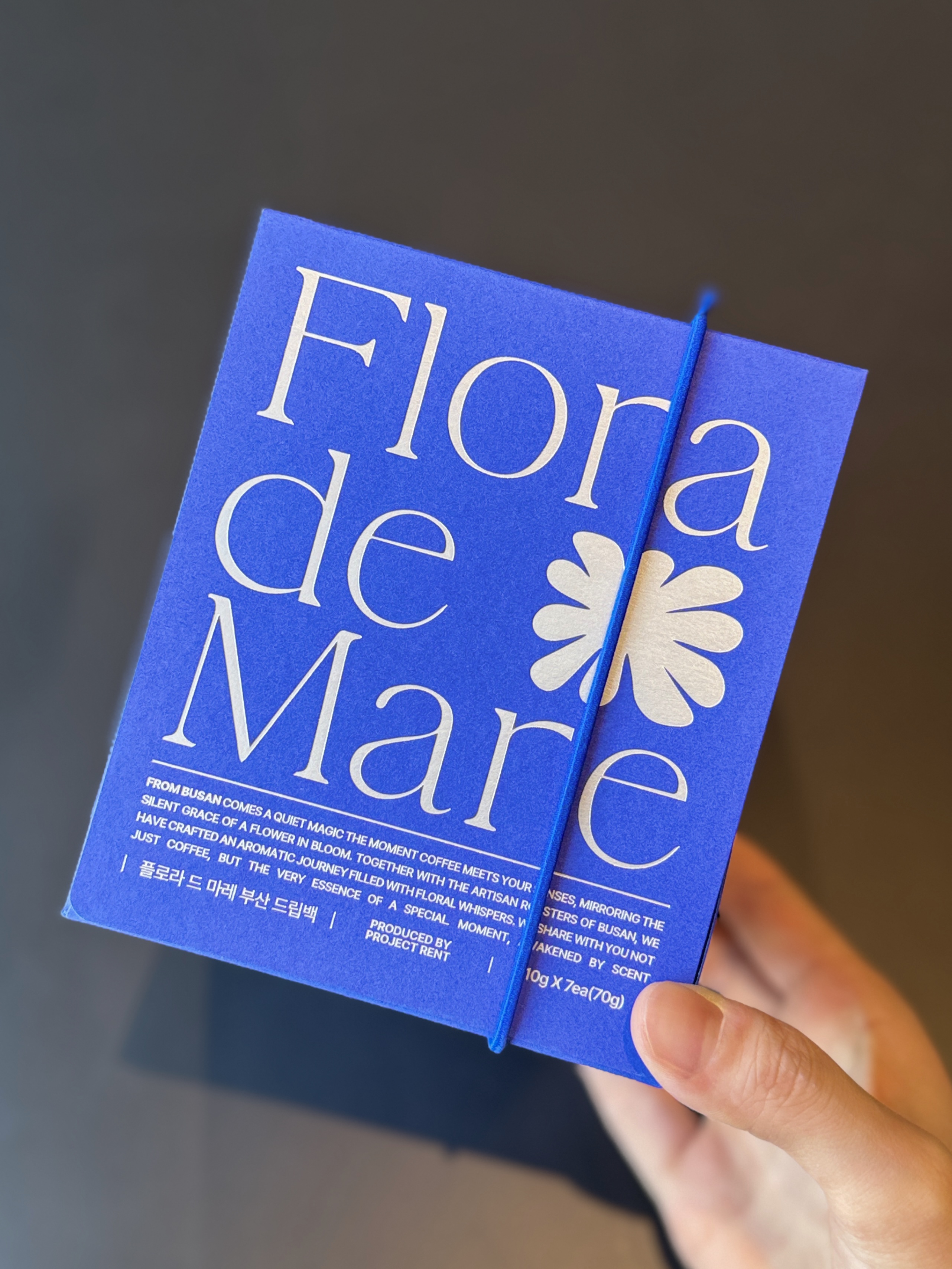 [KREAM 단독] PROJECT RENT Flora De Mare Busan Drip Bag Coffee 10g*7ea 착용 스타일 - 2