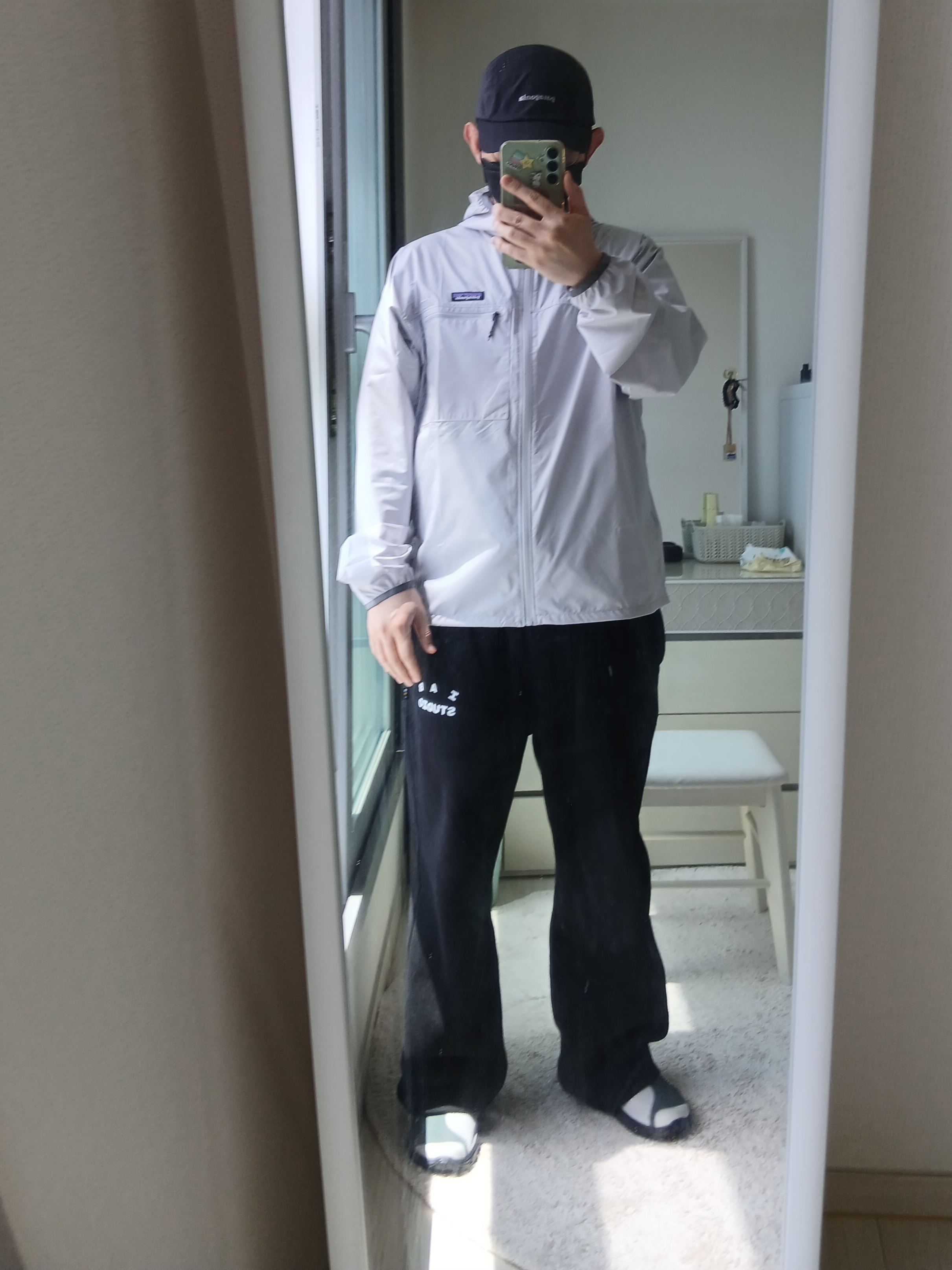 Salomon RX Slide 3.0 Urban Chic Lunar Rock, Supreme x The North Face Split 6-Panel Black - 24SS 착용 스타일 - 6