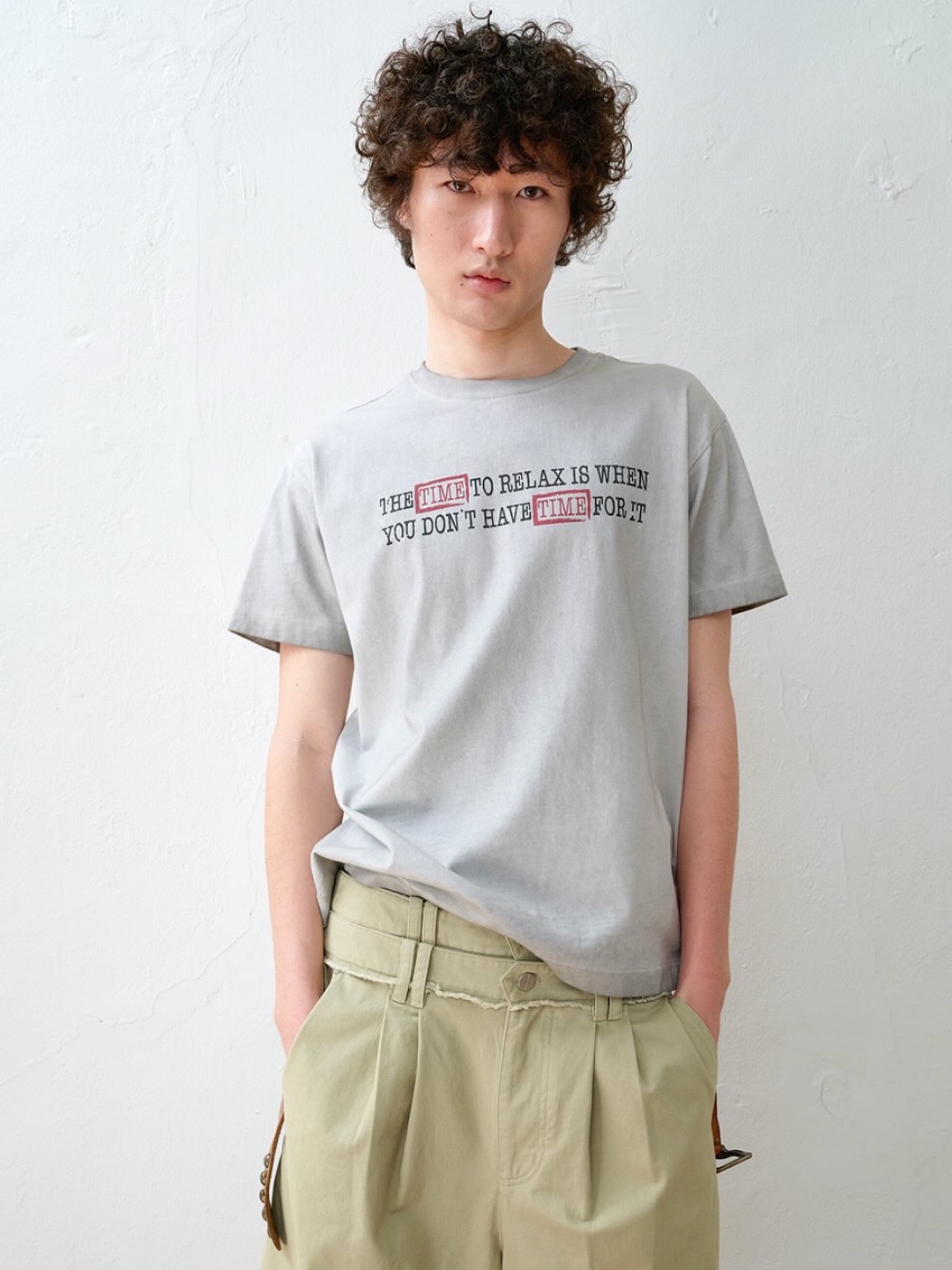 Thevinylhouse Lucky House Tee White, Thevinylhouse Lucky House Tee Grey 착용 스타일 - 3