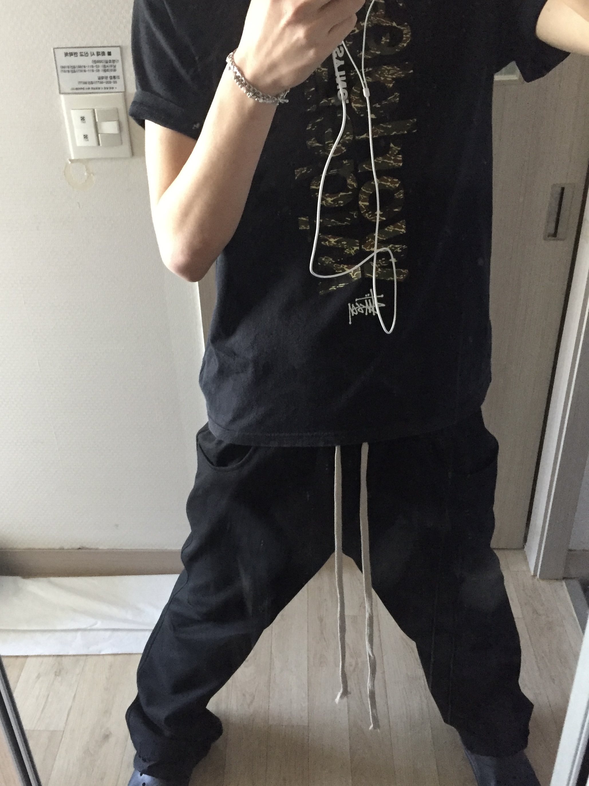 Wapworks Flare Layerd Sweat Pants Black 착용 스타일 - 1
