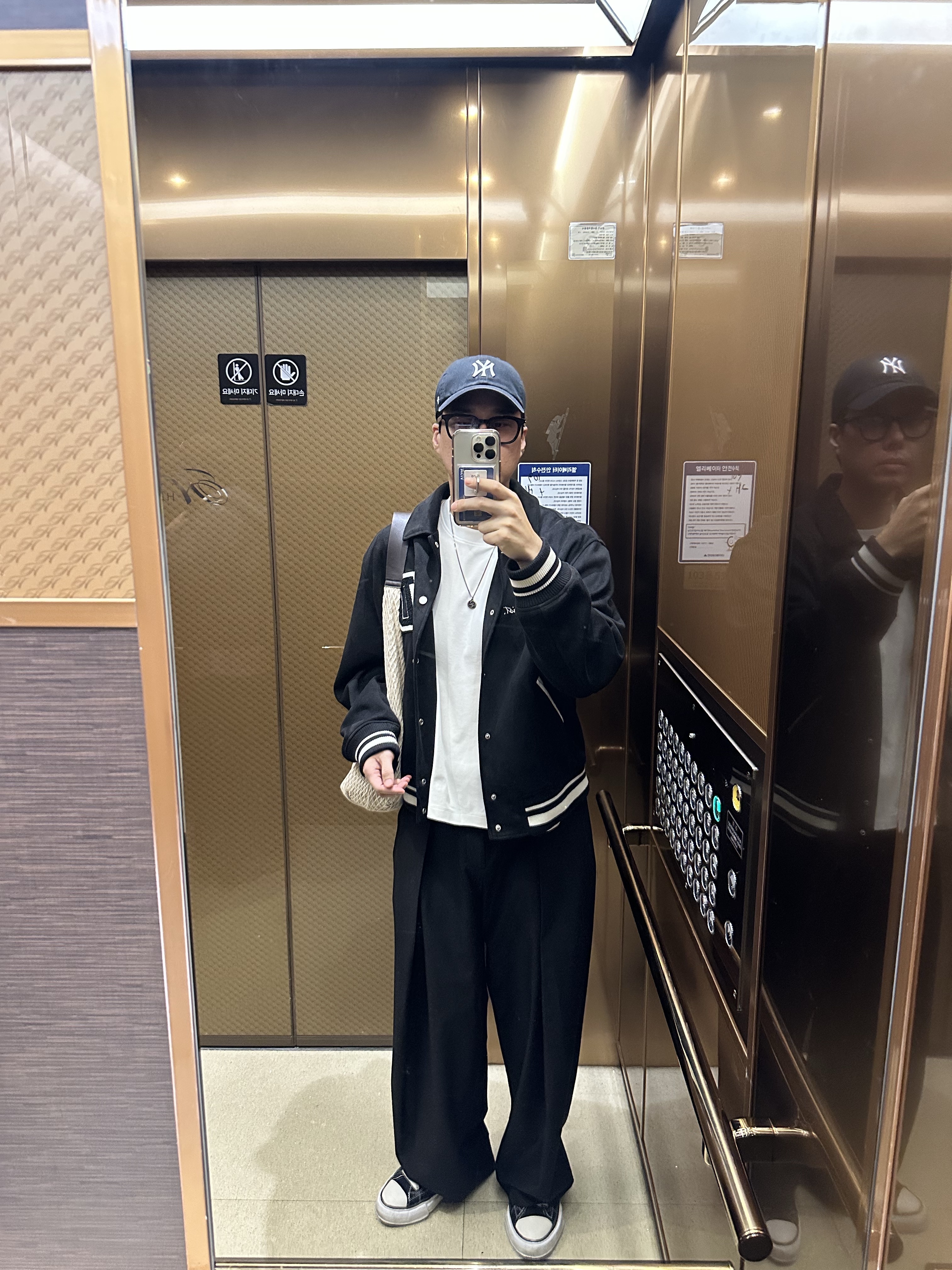 47 Brand New York Yankees BW Clean Up Black, Maison Mihara Yasuhiro Peterson OG Sole Canvas Low Sneakers Black 착용 스타일